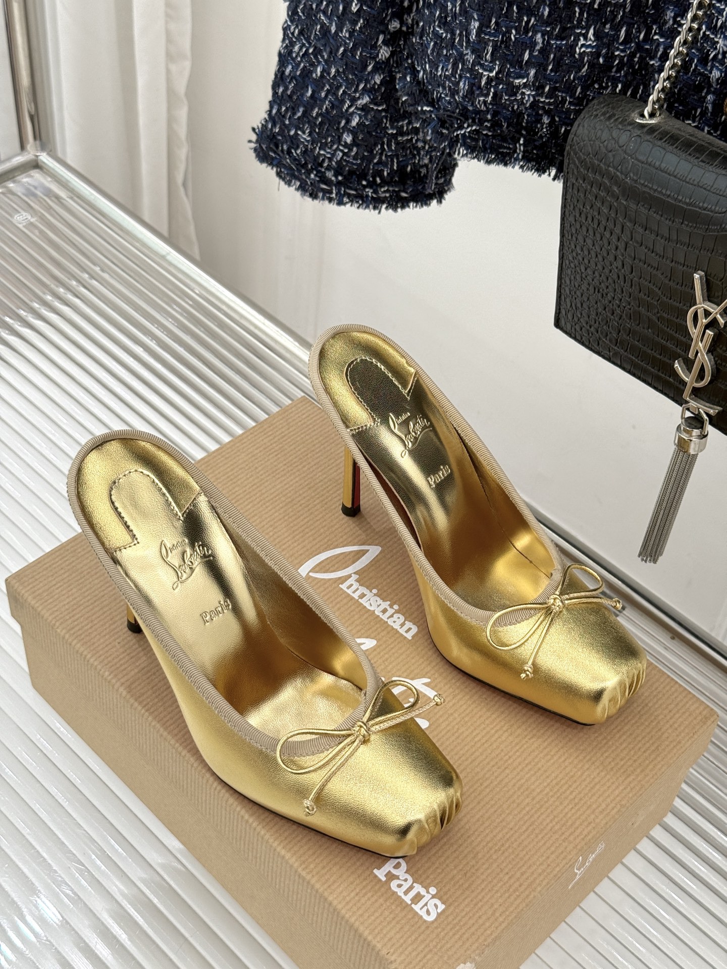 ChristinLouboutin/CL25WF新品猪鼻子蝴蝶结高跟拖鞋在时尚的舞台上CL始终是璀璨的明