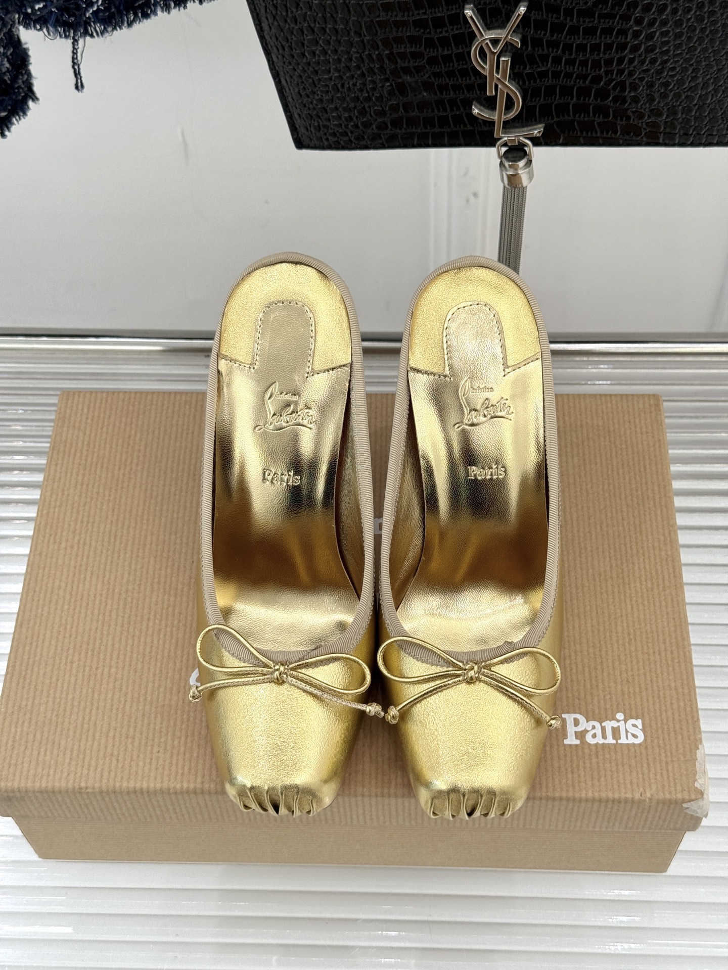 ChristinLouboutin/CL25WF新品猪鼻子蝴蝶结高跟拖鞋在时尚的舞台上CL始终是璀璨的明