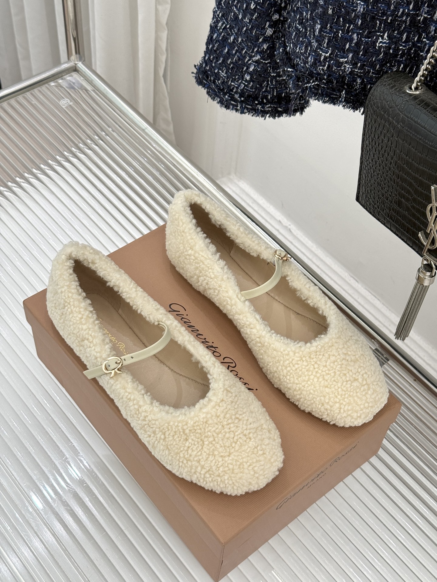 Gianvito Rossi/GR26WF新品玛丽珍皮里毛毛鞋当意式手工的矜贵邂逅秋冬的温柔暖意这双鞋以