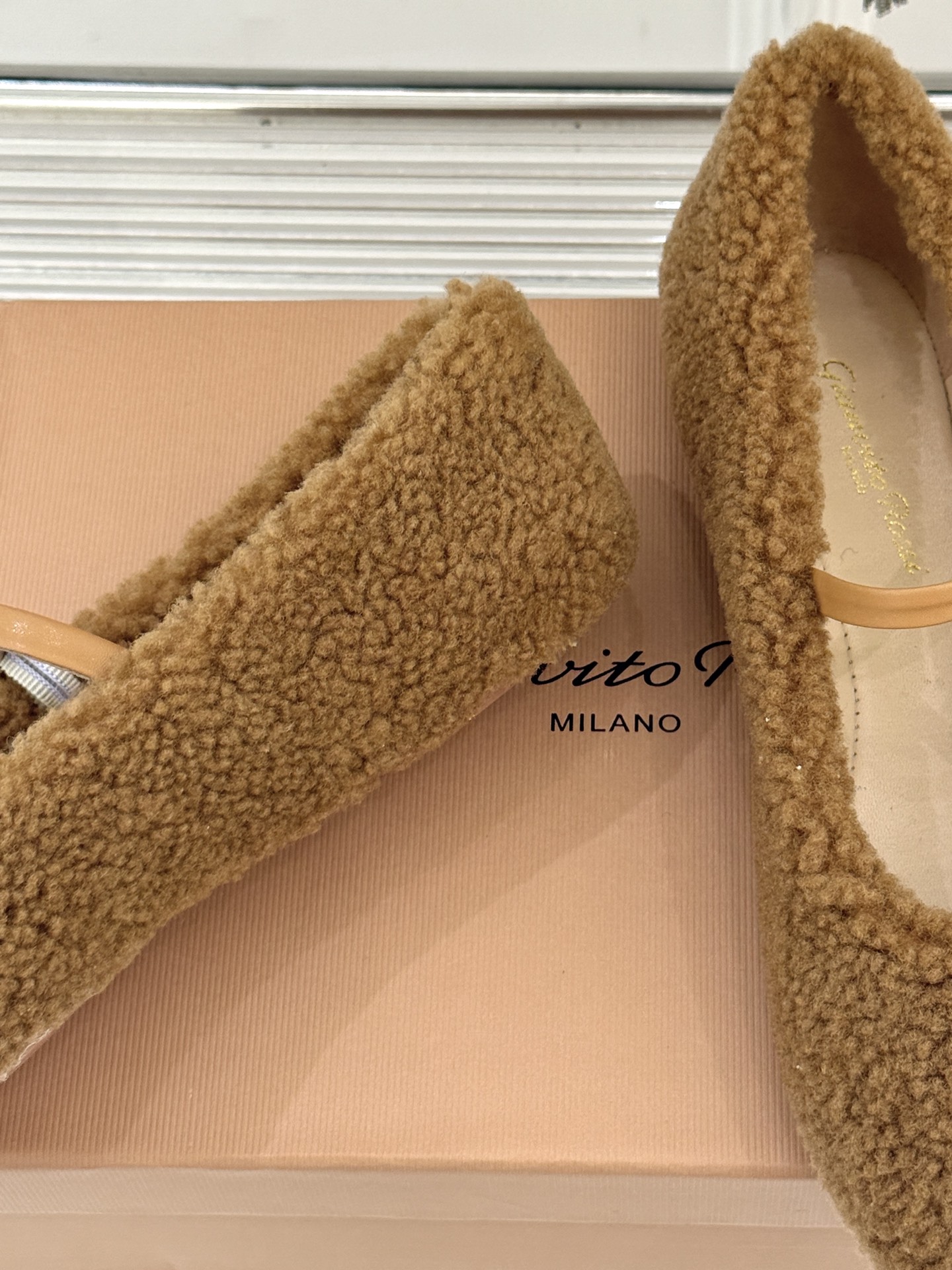 Gianvito Rossi/GR26WF新品玛丽珍皮里毛毛鞋当意式手工的矜贵邂逅秋冬的温柔暖意这双鞋以