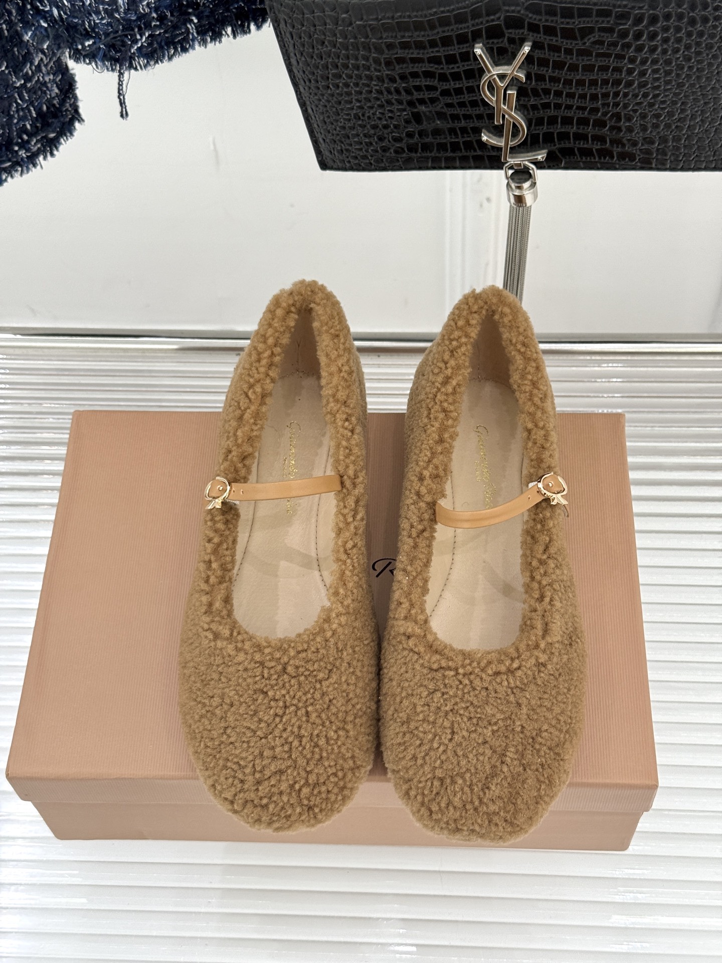 Gianvito Rossi/GR26WF新品玛丽珍皮里毛毛鞋当意式手工的矜贵邂逅秋冬的温柔暖意这双鞋以