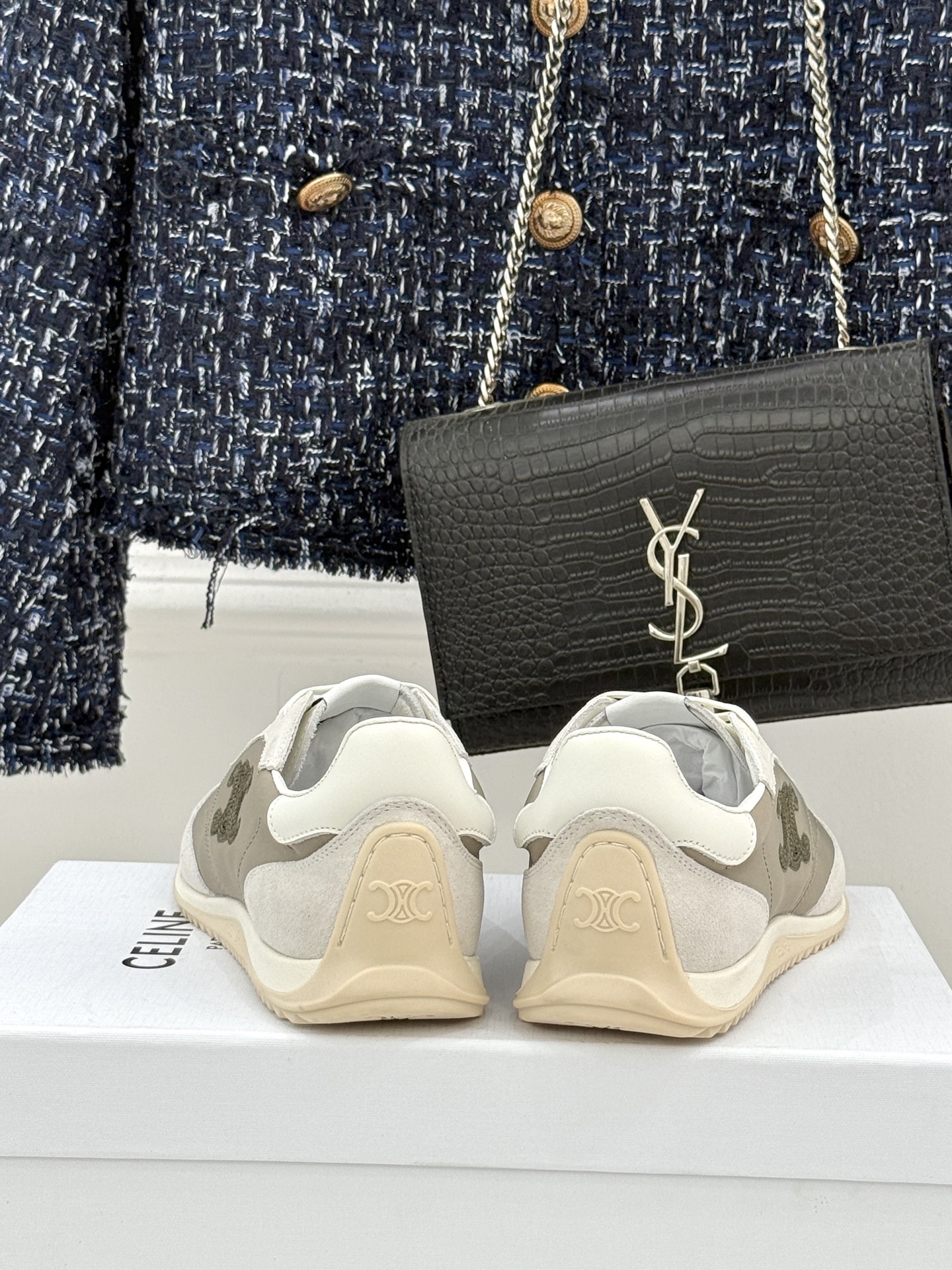 Celine /塞琳25WF新品凯旋门休闲德训鞋运动鞋当巴黎左岸的慵懒风骨撞上代复古美学这款鞋便成了极简