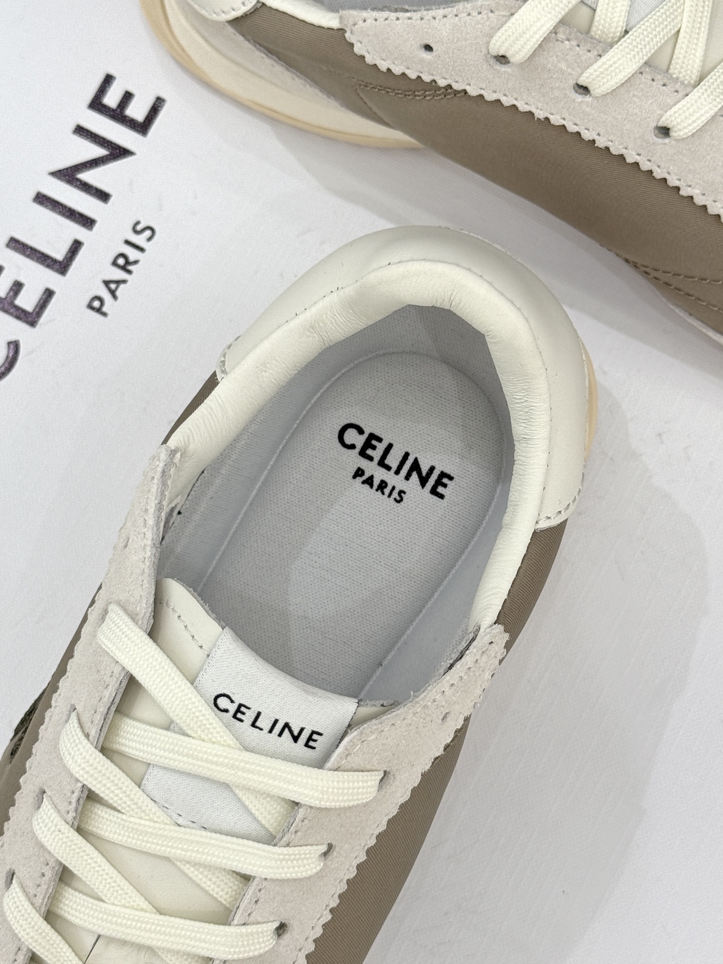 Celine /塞琳25WF新品凯旋门休闲德训鞋运动鞋当巴黎左岸的慵懒风骨撞上代复古美学这款鞋便成了极简