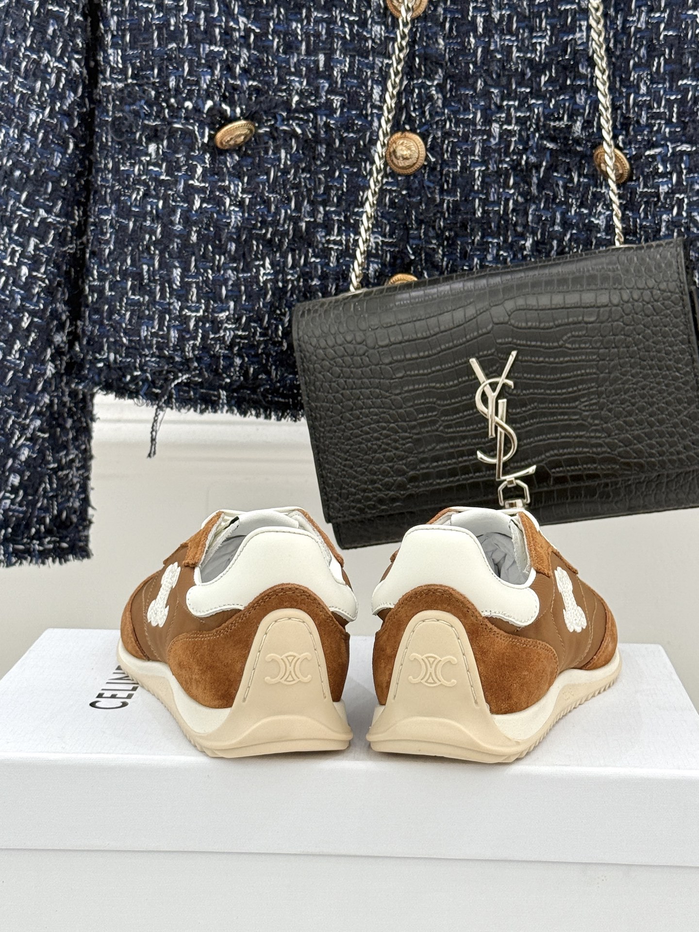 Celine /塞琳25WF新品凯旋门休闲德训鞋运动鞋当巴黎左岸的慵懒风骨撞上代复古美学这款鞋便成了极简