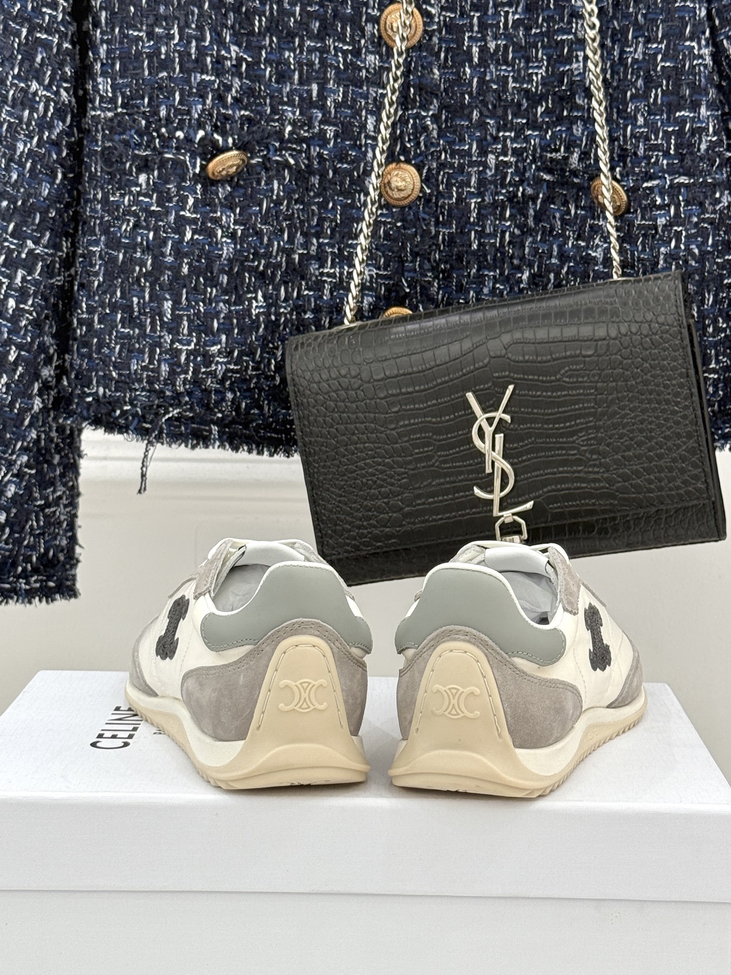 Celine /塞琳25WF新品凯旋门休闲德训鞋运动鞋当巴黎左岸的慵懒风骨撞上代复古美学这款鞋便成了极简