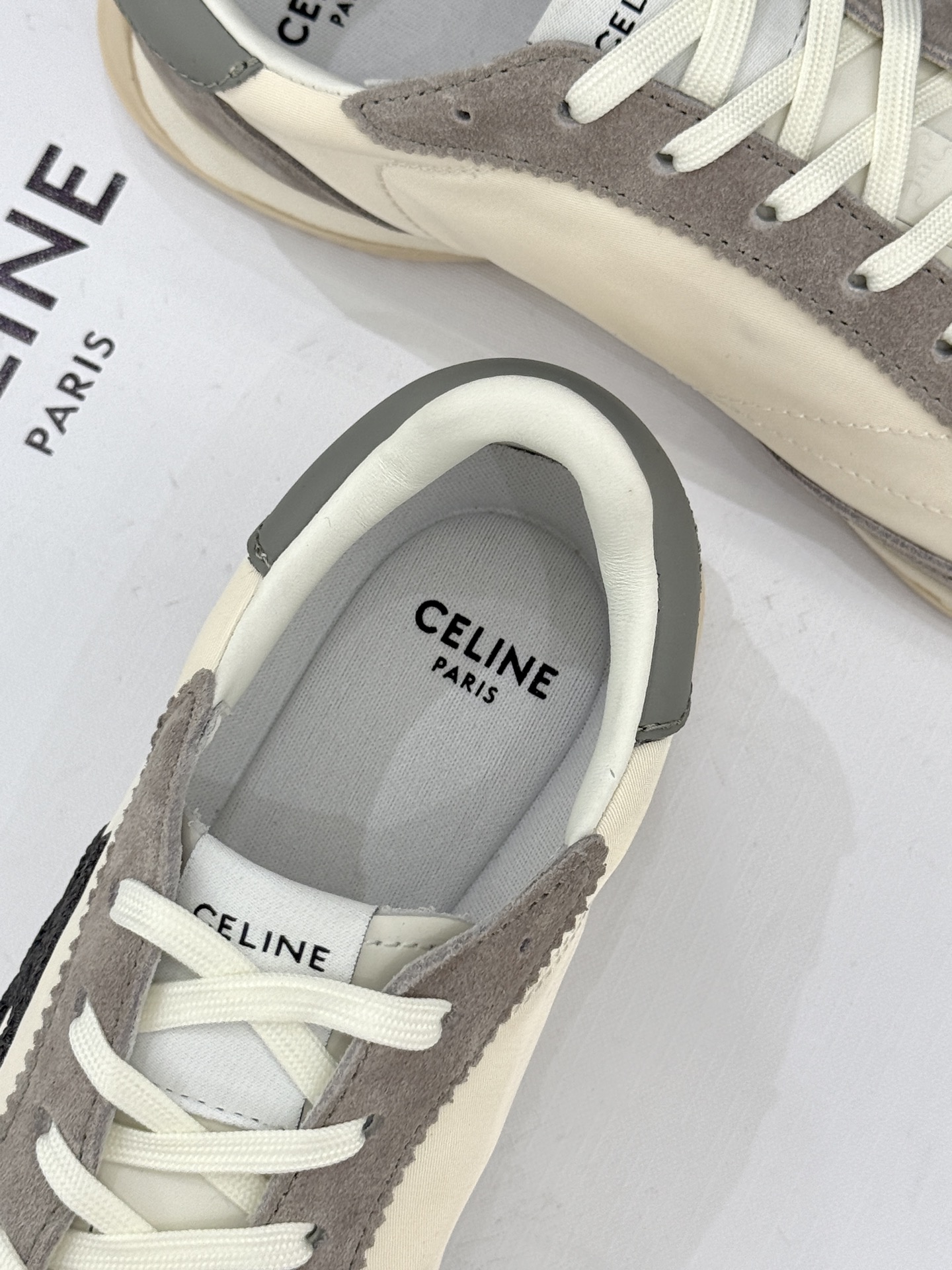 Celine /塞琳25WF新品凯旋门休闲德训鞋运动鞋当巴黎左岸的慵懒风骨撞上代复古美学这款鞋便成了极简