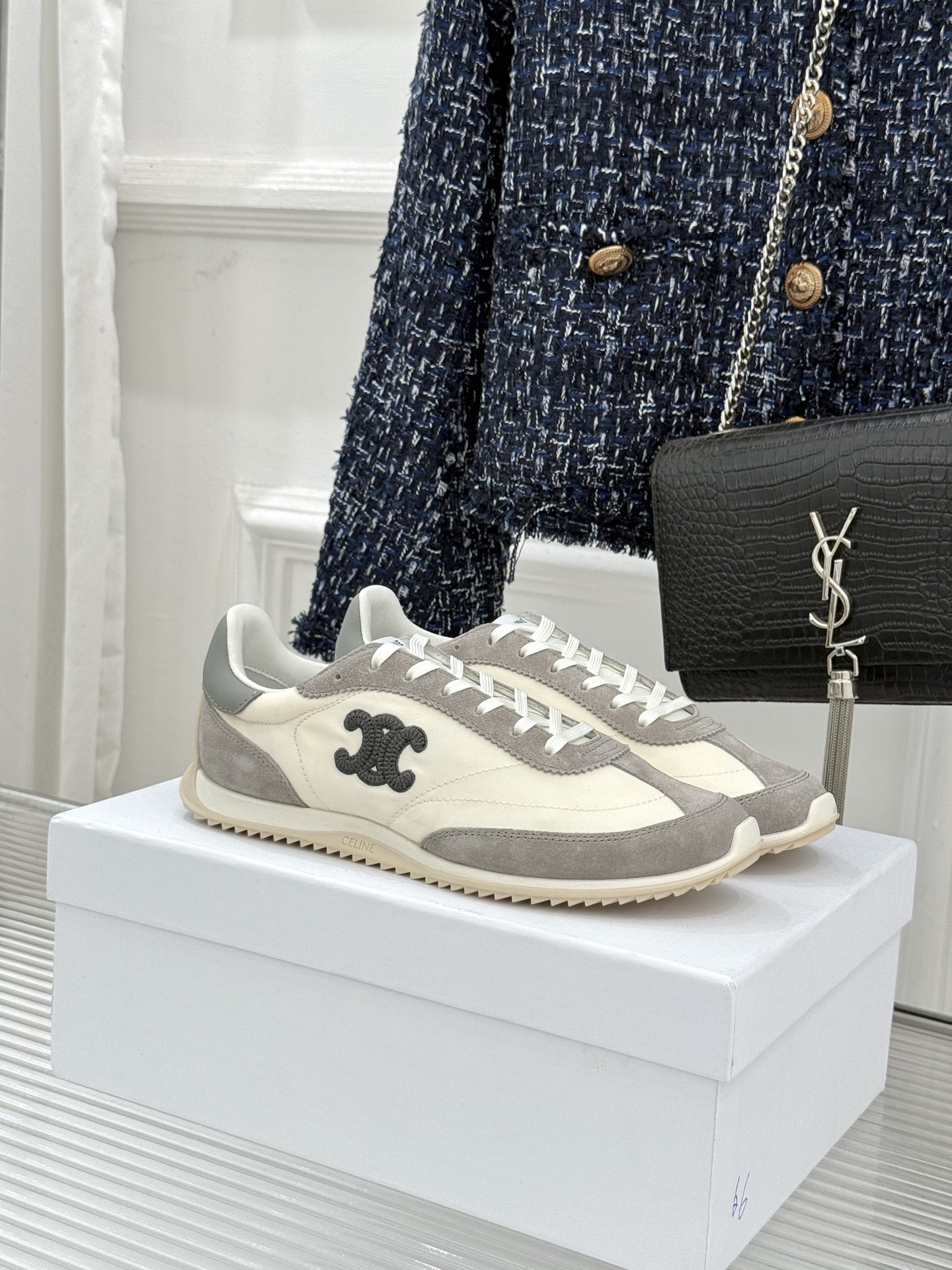 Celine /塞琳25WF新品凯旋门休闲德训鞋运动鞋当巴黎左岸的慵懒风骨撞上代复古美学这款鞋便成了极简