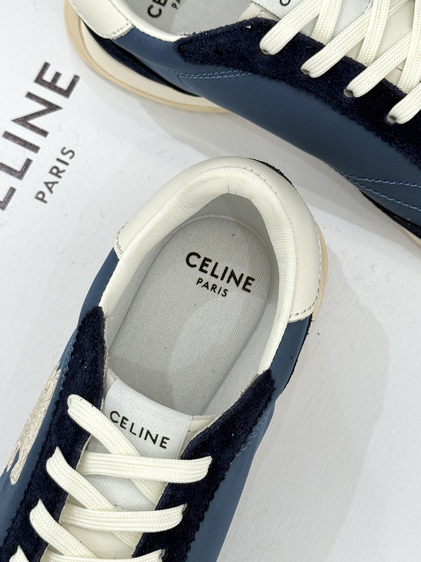 Celine /塞琳25WF新品凯旋门休闲德训鞋运动鞋当巴黎左岸的慵懒风骨撞上代复古美学这款鞋便成了极简
