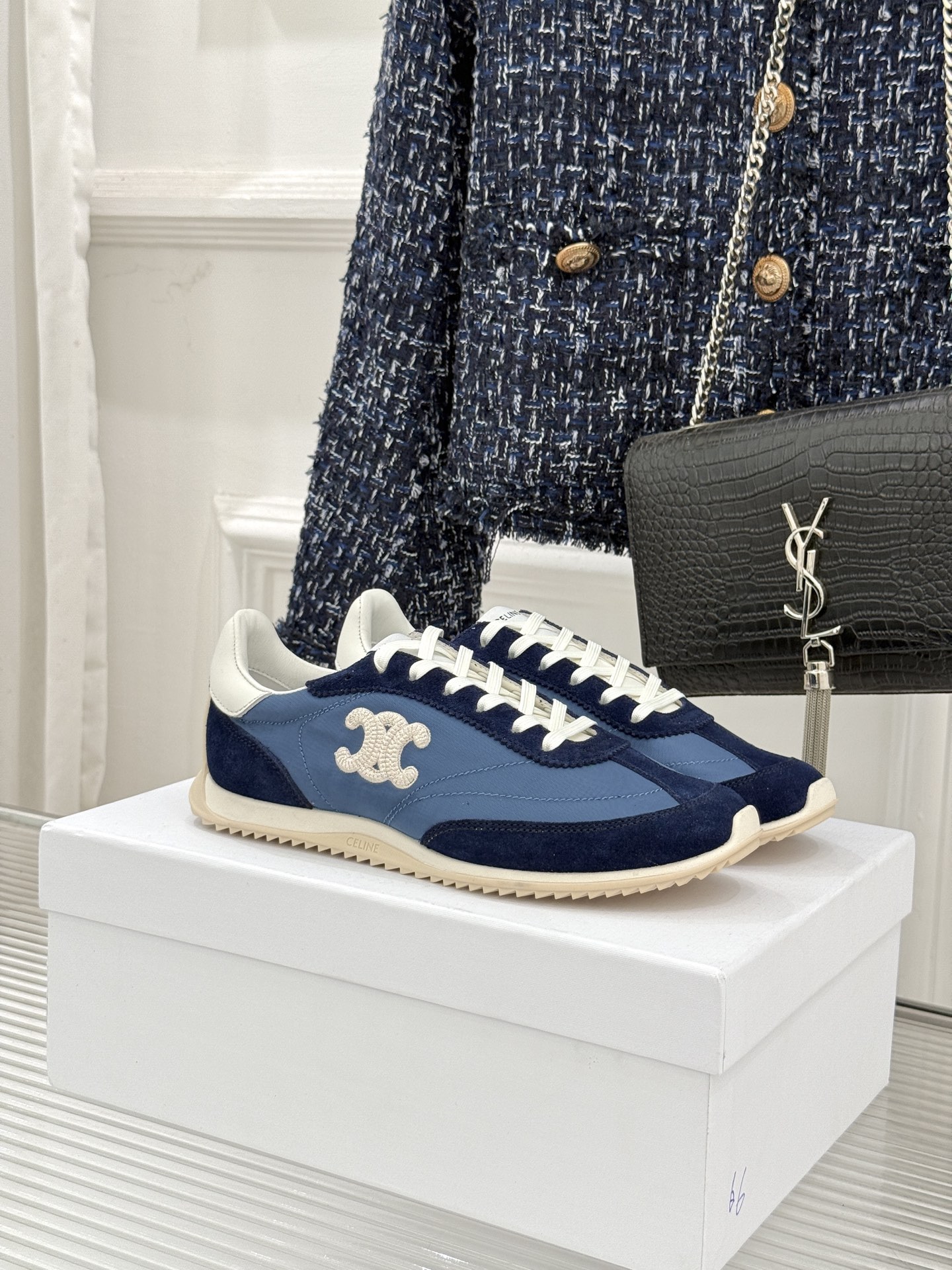 Celine /塞琳25WF新品凯旋门休闲德训鞋运动鞋当巴黎左岸的慵懒风骨撞上代复古美学这款鞋便成了极简