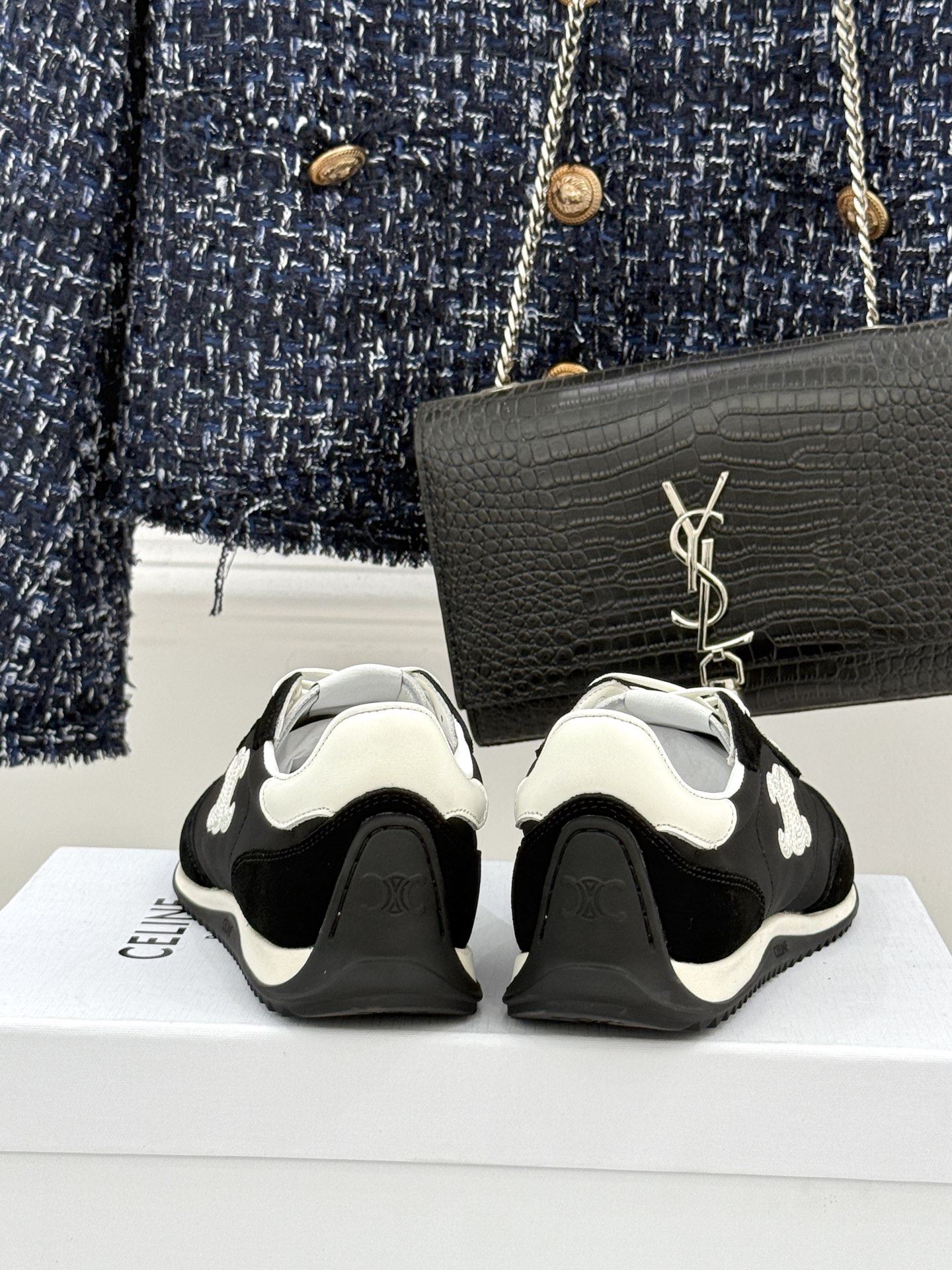 Celine /塞琳25WF新品凯旋门休闲德训鞋运动鞋当巴黎左岸的慵懒风骨撞上代复古美学这款鞋便成了极简