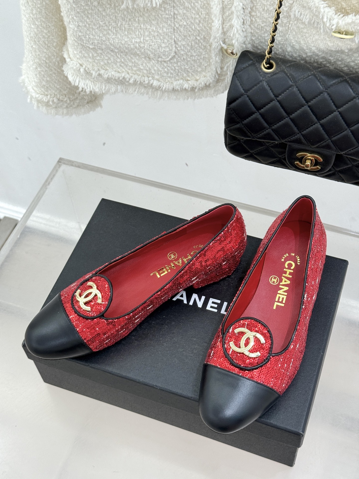 ！CHANE*｜小香26C新款双C拼色单鞋这双单鞋真的把摩登与优雅焊在了脚上✨ 谁穿谁是行走的香奈儿女郎