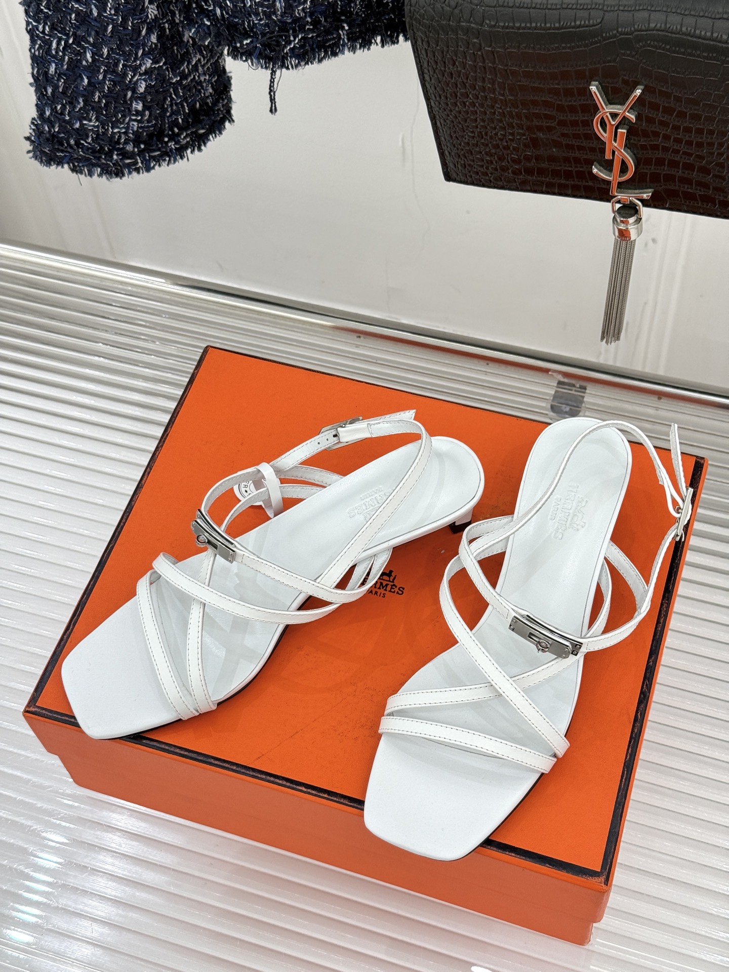 （配原版飞机盒）Hermès/爱马仕25WF新品Kelly扣细带猫跟凉鞋当Kelly包的传奇基因邂逅夏日