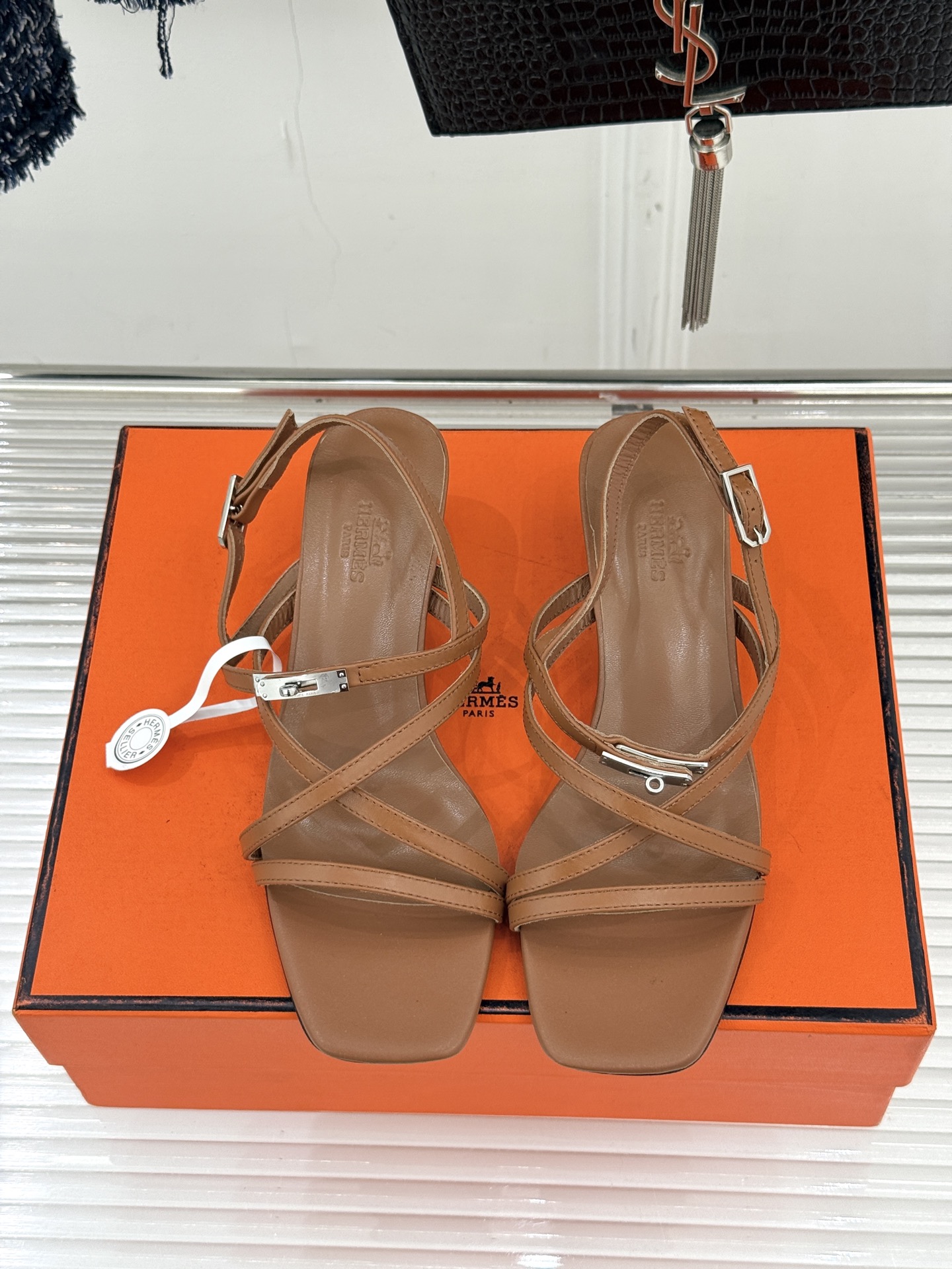 （配原版飞机盒）Hermès/爱马仕25WF新品Kelly扣细带猫跟凉鞋当Kelly包的传奇基因邂逅夏日