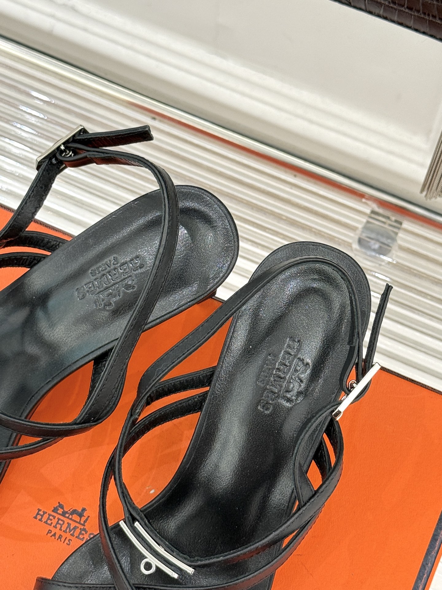 （配原版飞机盒）Hermès/爱马仕25WF新品Kelly扣细带猫跟凉鞋当Kelly包的传奇基因邂逅夏日