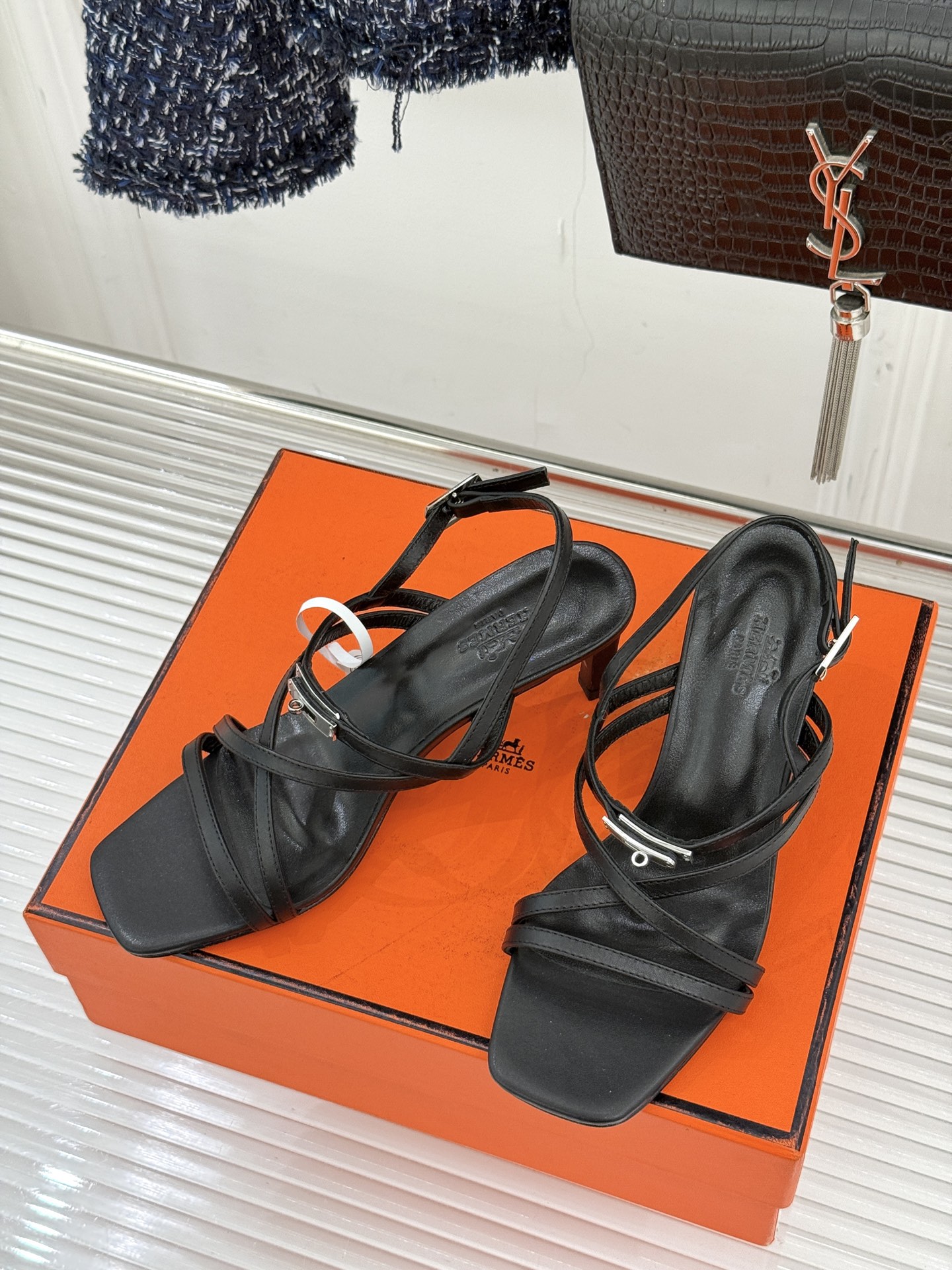 （配原版飞机盒）Hermès/爱马仕25WF新品Kelly扣细带猫跟凉鞋当Kelly包的传奇基因邂逅夏日