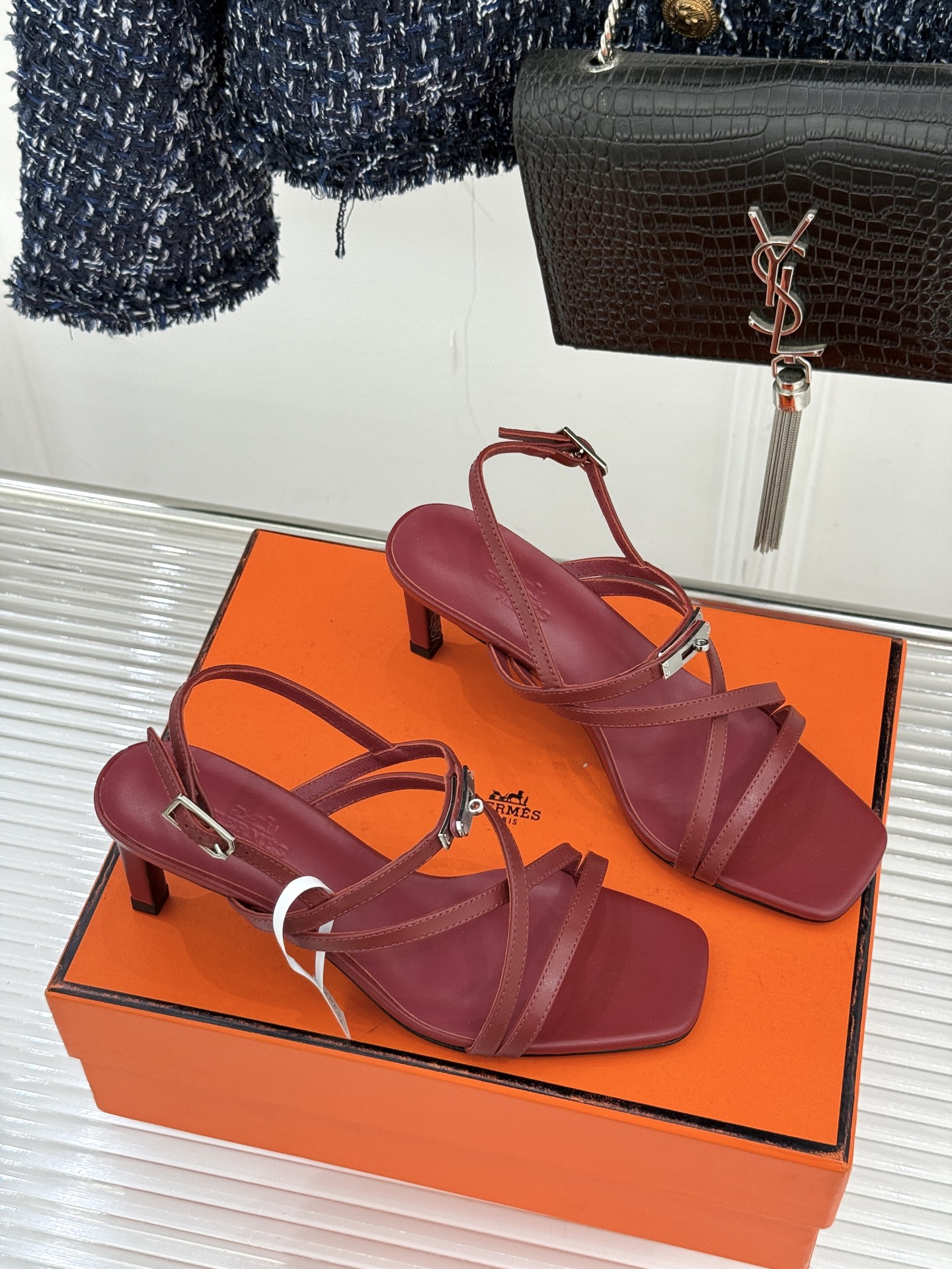 （配原版飞机盒）Hermès/爱马仕25WF新品Kelly扣细带猫跟凉鞋当Kelly包的传奇基因邂逅夏日