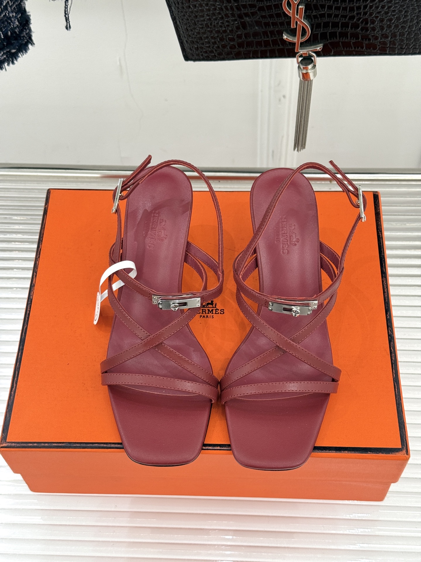 （配原版飞机盒）Hermès/爱马仕25WF新品Kelly扣细带猫跟凉鞋当Kelly包的传奇基因邂逅夏日