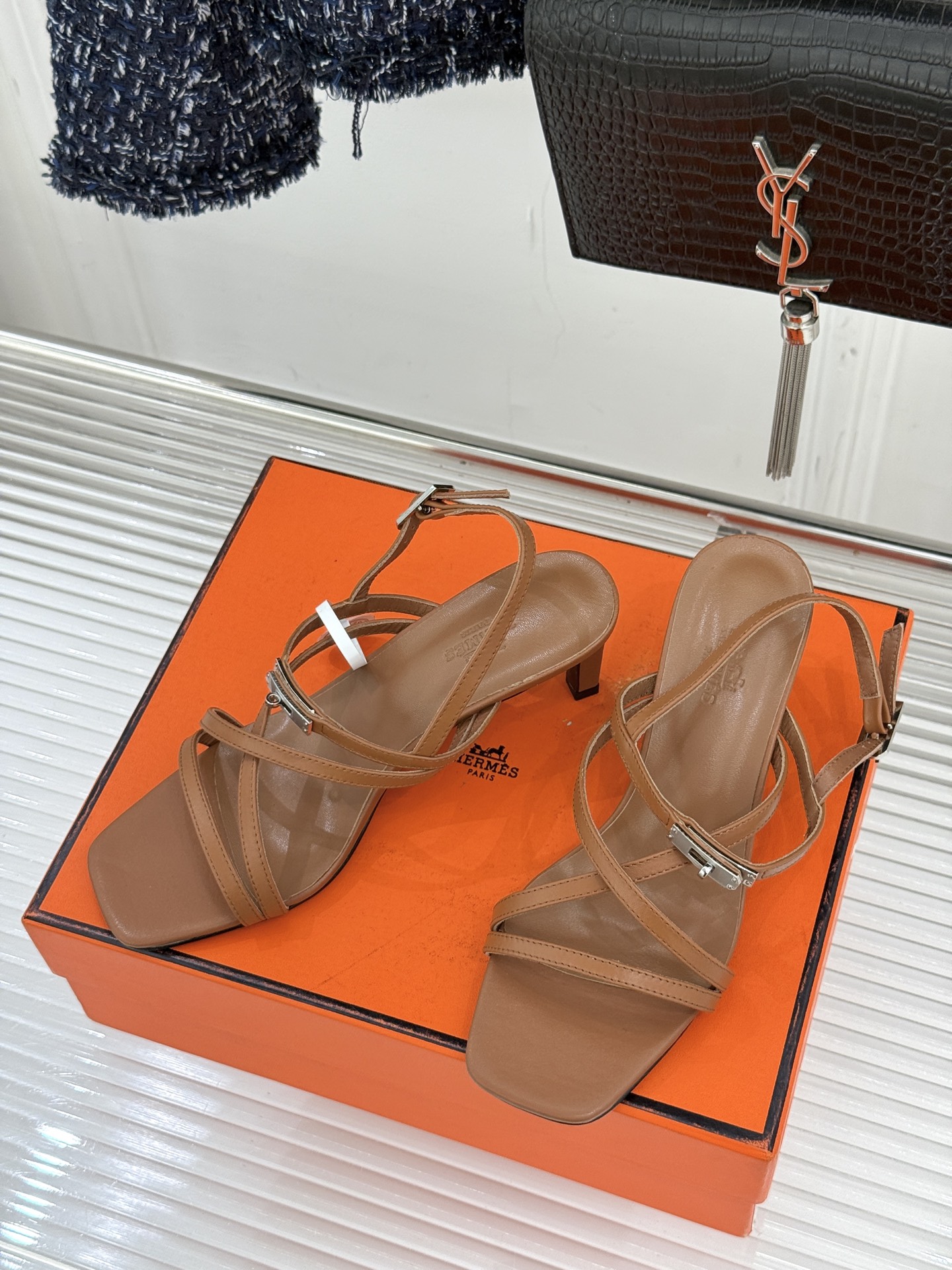 （配原版飞机盒）Hermès/爱马仕25WF新品Kelly扣细带猫跟凉鞋当Kelly包的传奇基因邂逅夏日