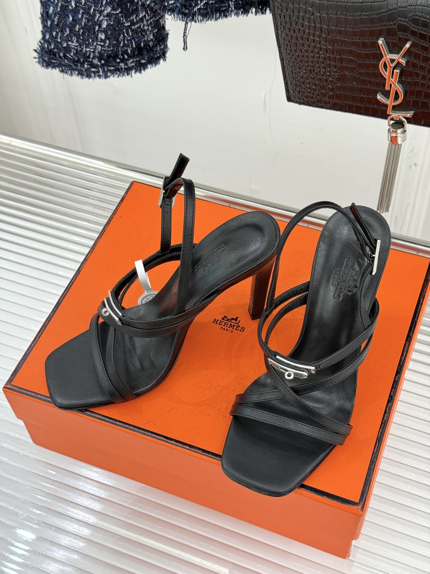 （配原版飞机盒）Hermès/爱马仕25WF新品Kelly扣细带猫跟凉鞋当Kelly包的传奇基因邂逅夏日