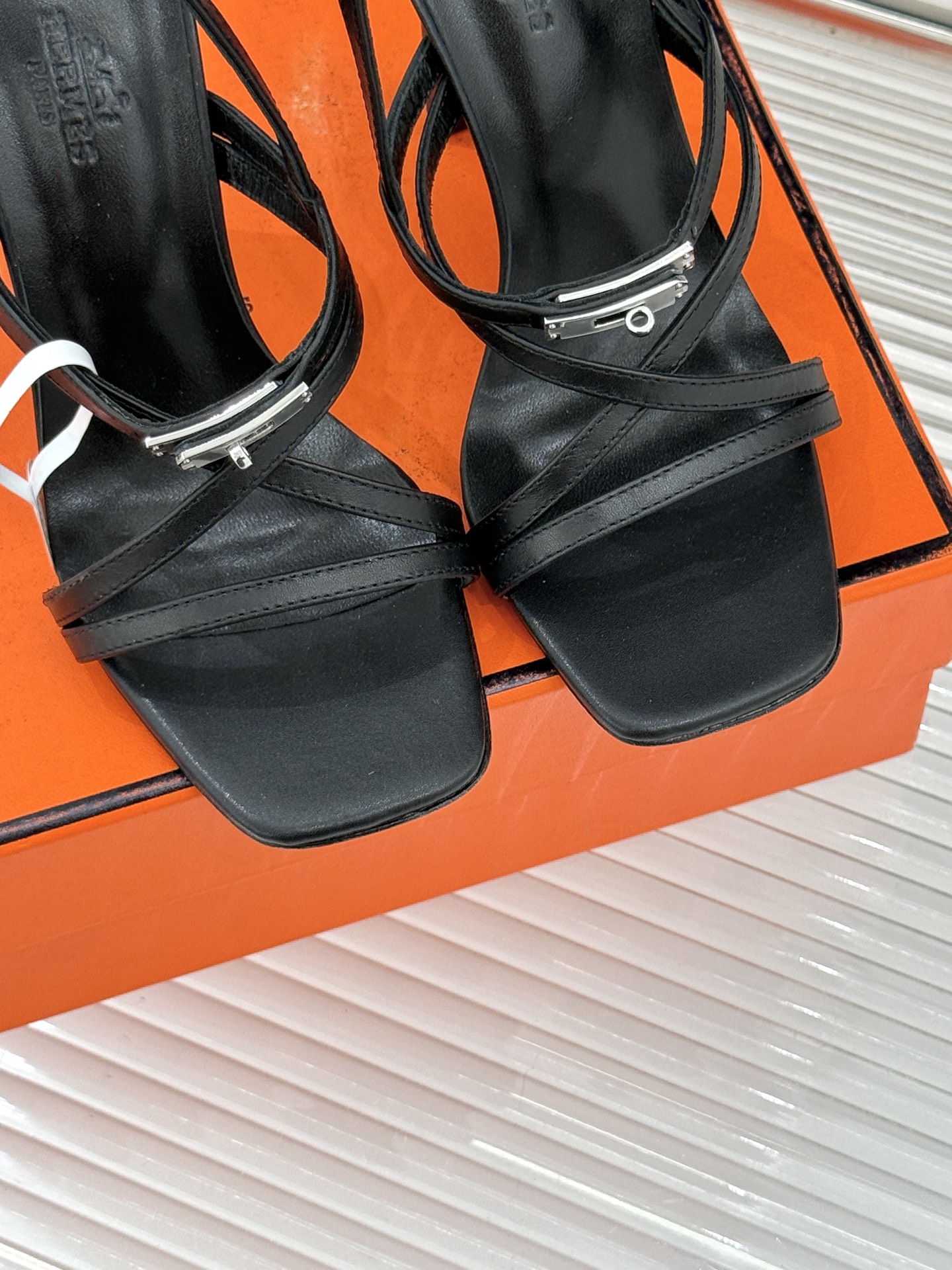 （配原版飞机盒）Hermès/爱马仕25WF新品Kelly扣细带猫跟凉鞋当Kelly包的传奇基因邂逅夏日