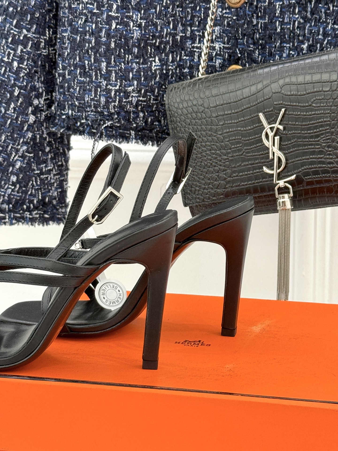 （配原版飞机盒）Hermès/爱马仕25WF新品Kelly扣细带猫跟凉鞋当Kelly包的传奇基因邂逅夏日