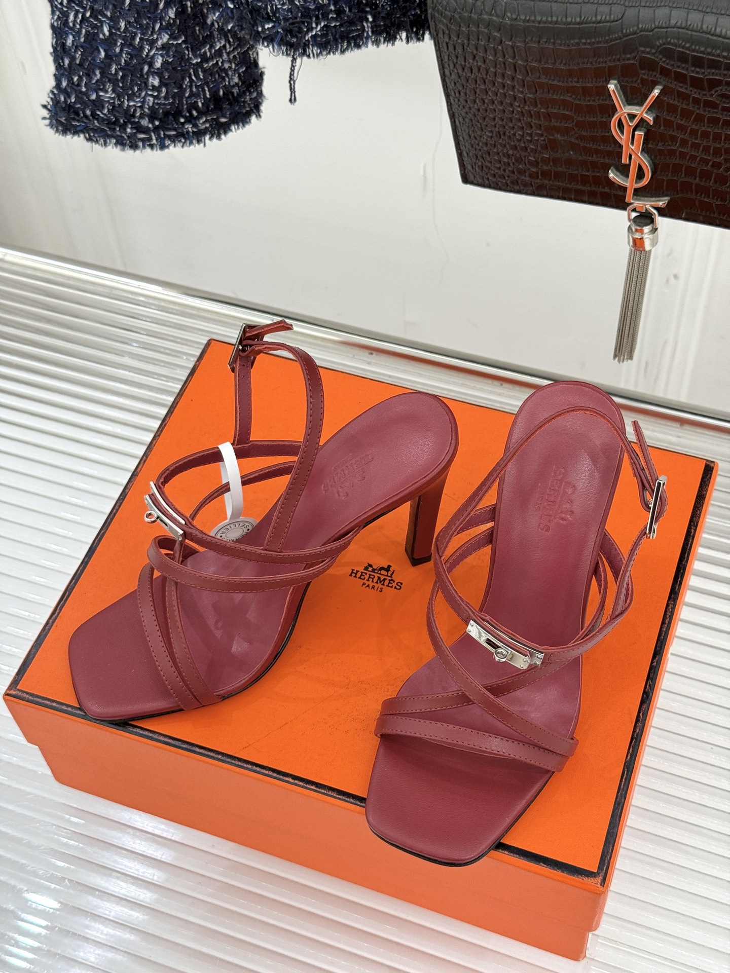 （配原版飞机盒）Hermès/爱马仕25WF新品Kelly扣细带猫跟凉鞋当Kelly包的传奇基因邂逅夏日