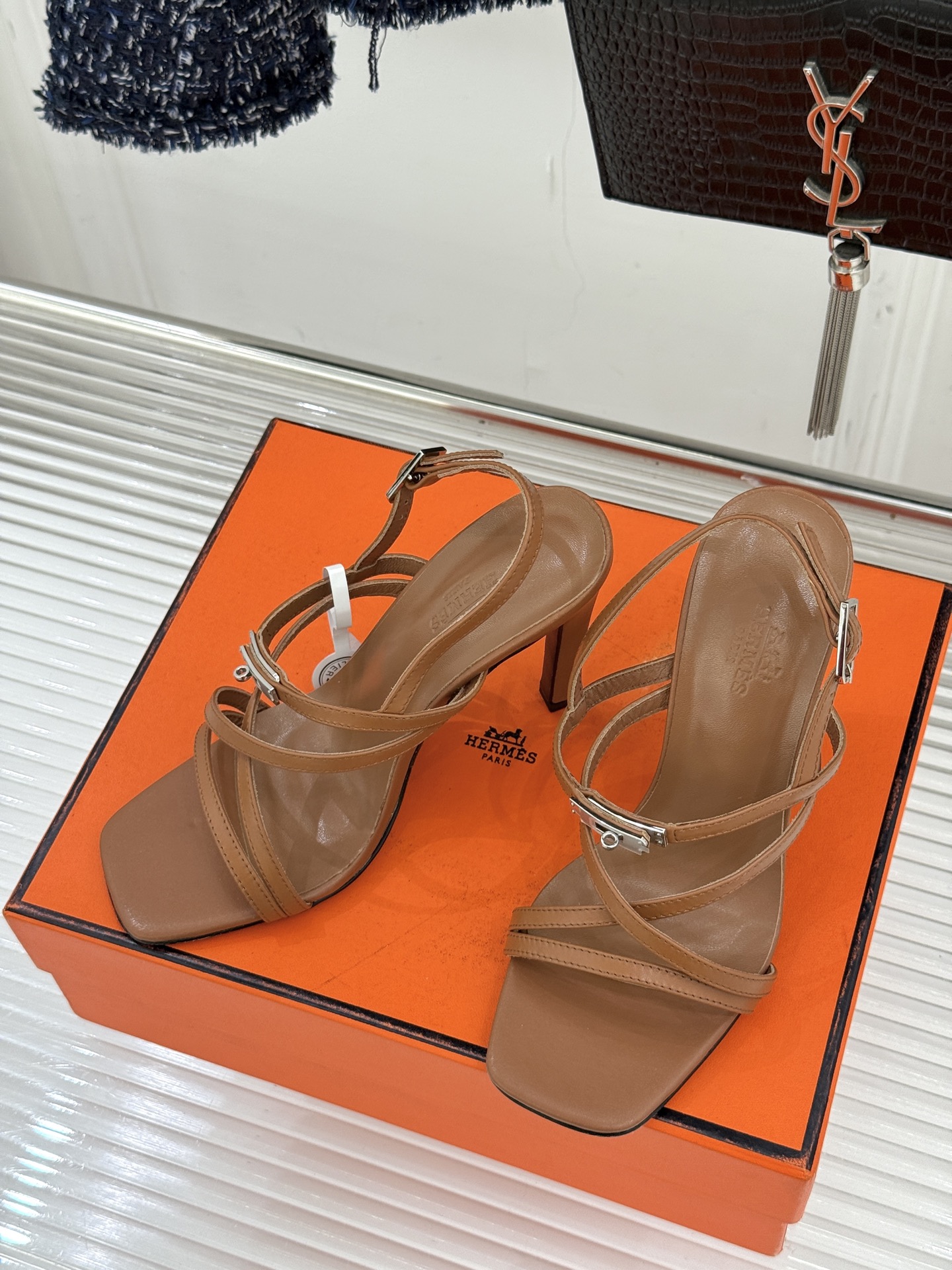 （配原版飞机盒）Hermès/爱马仕25WF新品Kelly扣细带猫跟凉鞋当Kelly包的传奇基因邂逅夏日