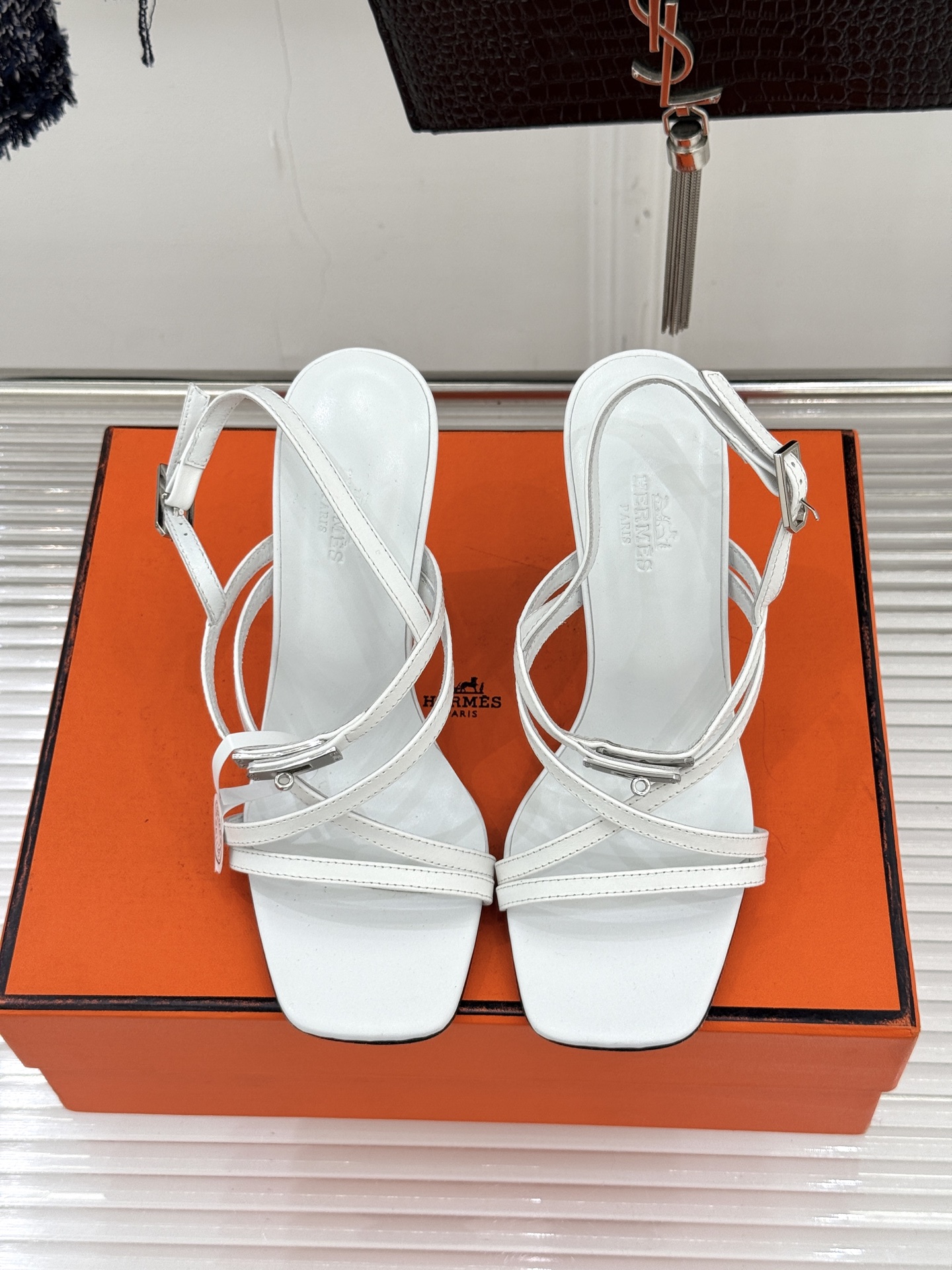 （配原版飞机盒）Hermès/爱马仕25WF新品Kelly扣细带猫跟凉鞋当Kelly包的传奇基因邂逅夏日