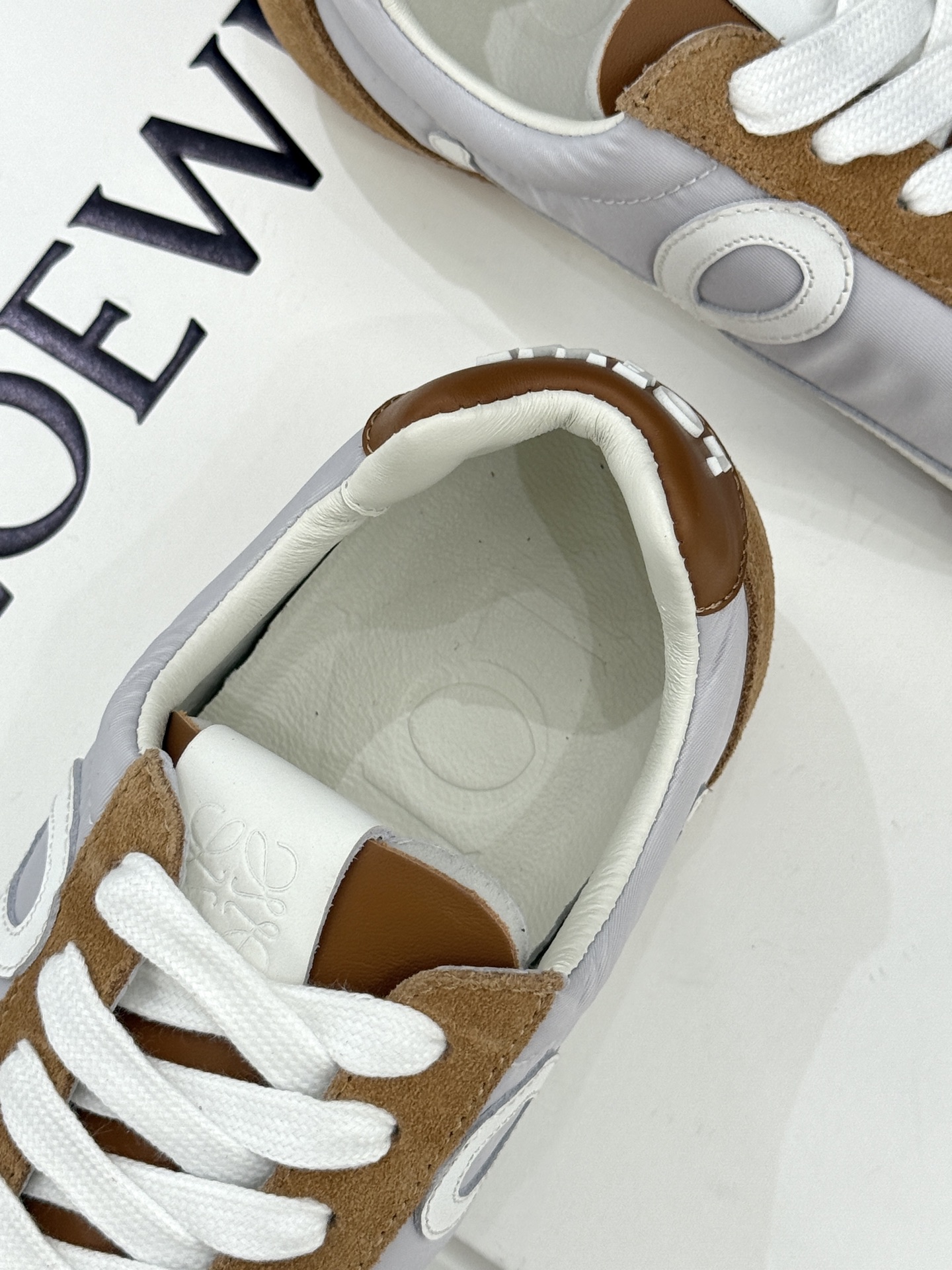 扣子＋10LOEWE/罗意威经典Ballet Runner2.0情侣款复古休闲运动德训鞋当德训鞋褪去街潮