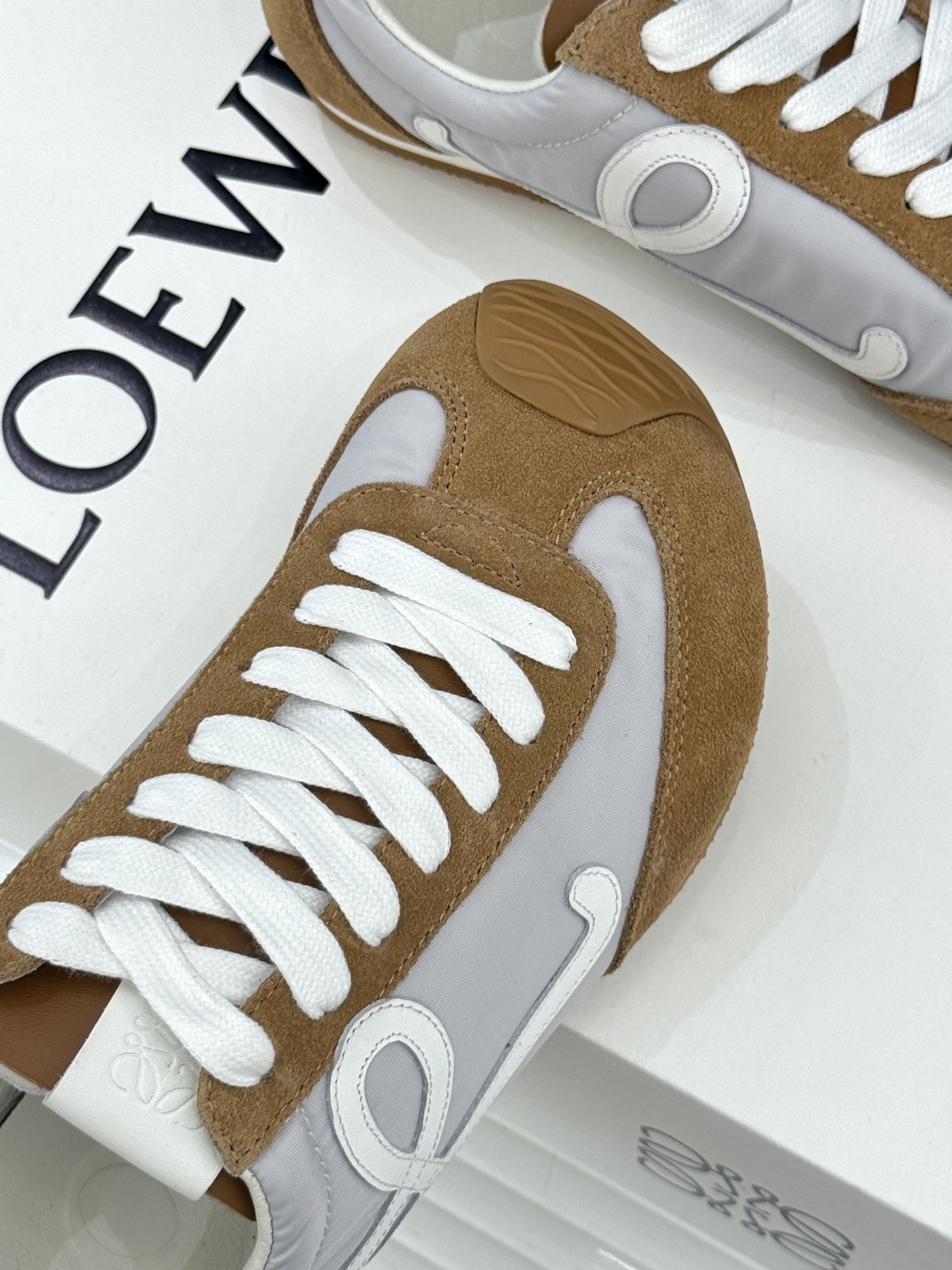 扣子＋10LOEWE/罗意威经典Ballet Runner2.0情侣款复古休闲运动德训鞋当德训鞋褪去街潮