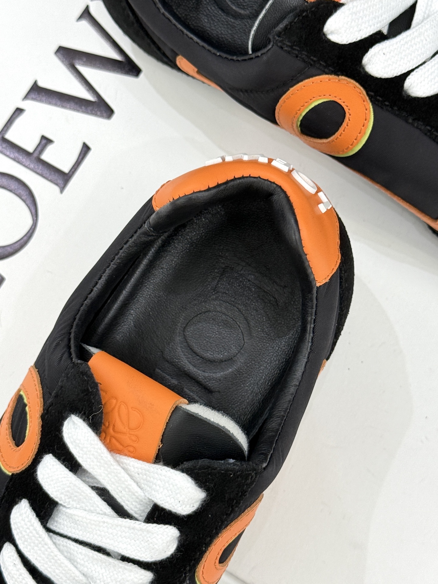 扣子＋10LOEWE/罗意威经典Ballet Runner2.0情侣款复古休闲运动德训鞋当德训鞋褪去街潮