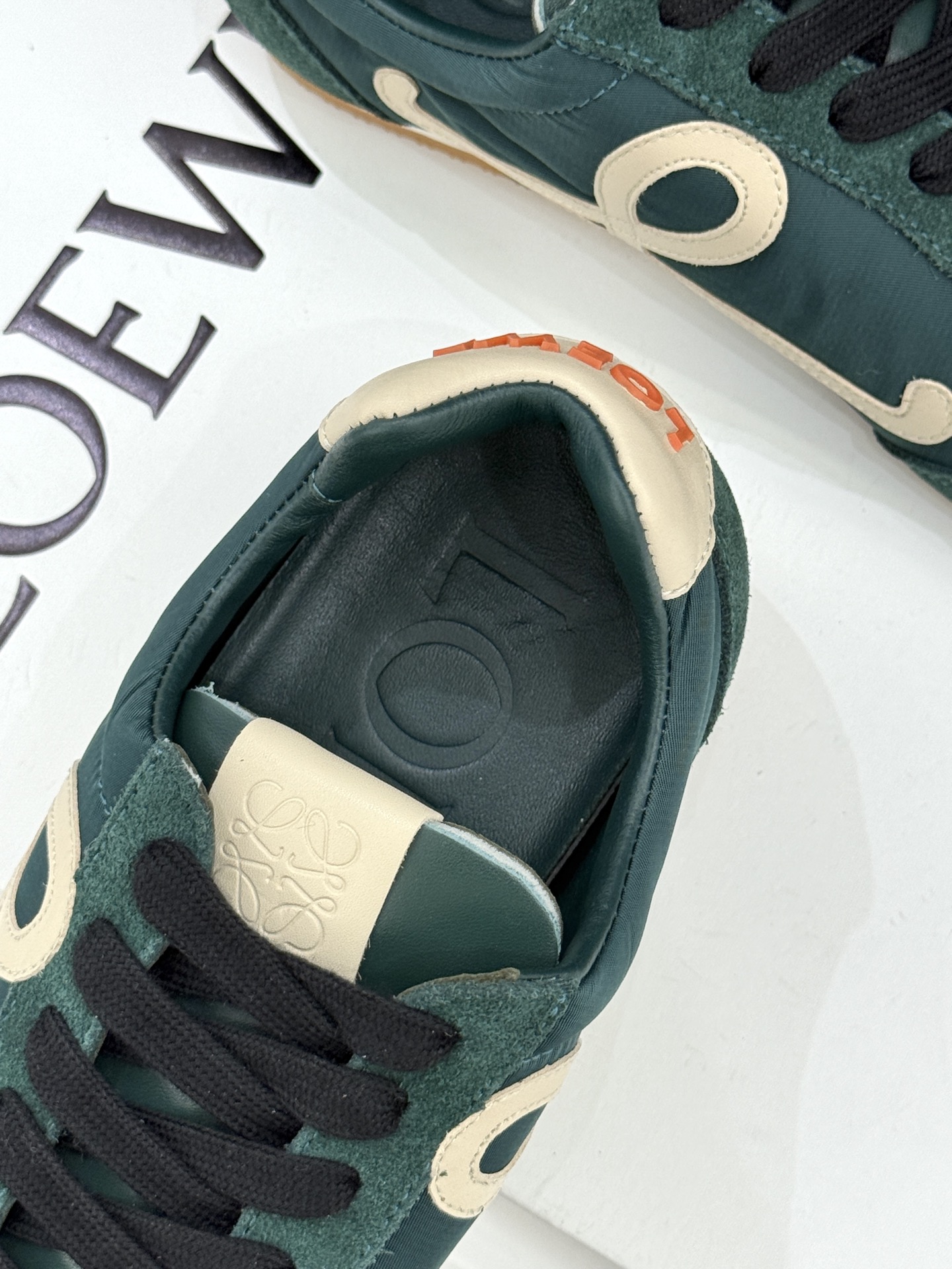 扣子＋10LOEWE/罗意威经典Ballet Runner2.0情侣款复古休闲运动德训鞋当德训鞋褪去街潮