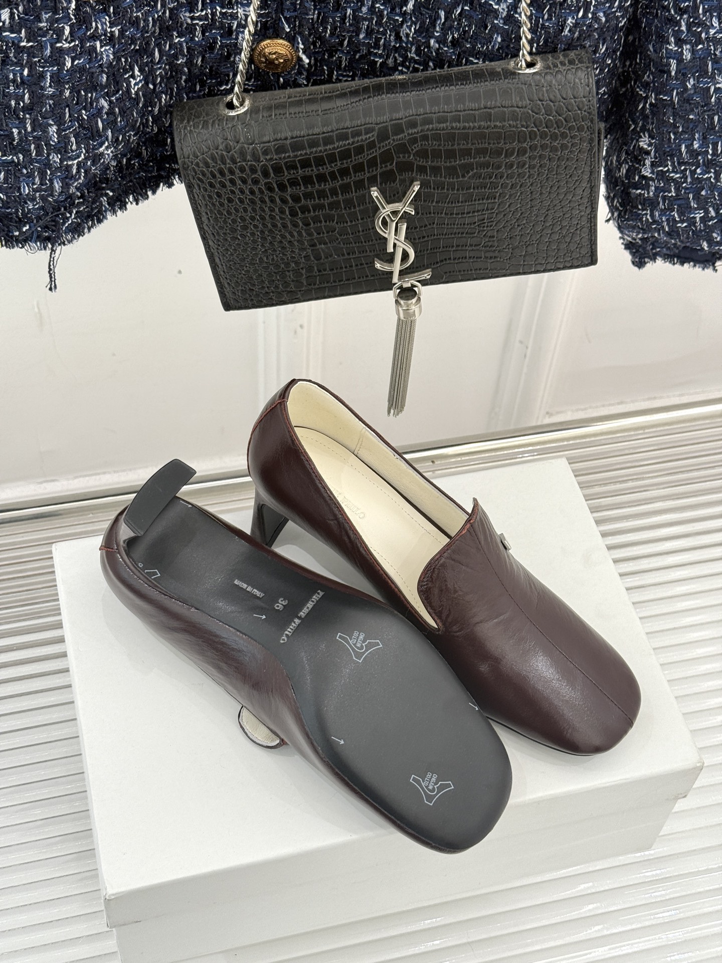 PHOEBE PHILO 25WF新品复古拼色高跟鞋乐福鞋以克制美学定义当代女性的利落风骨。把复古与极简