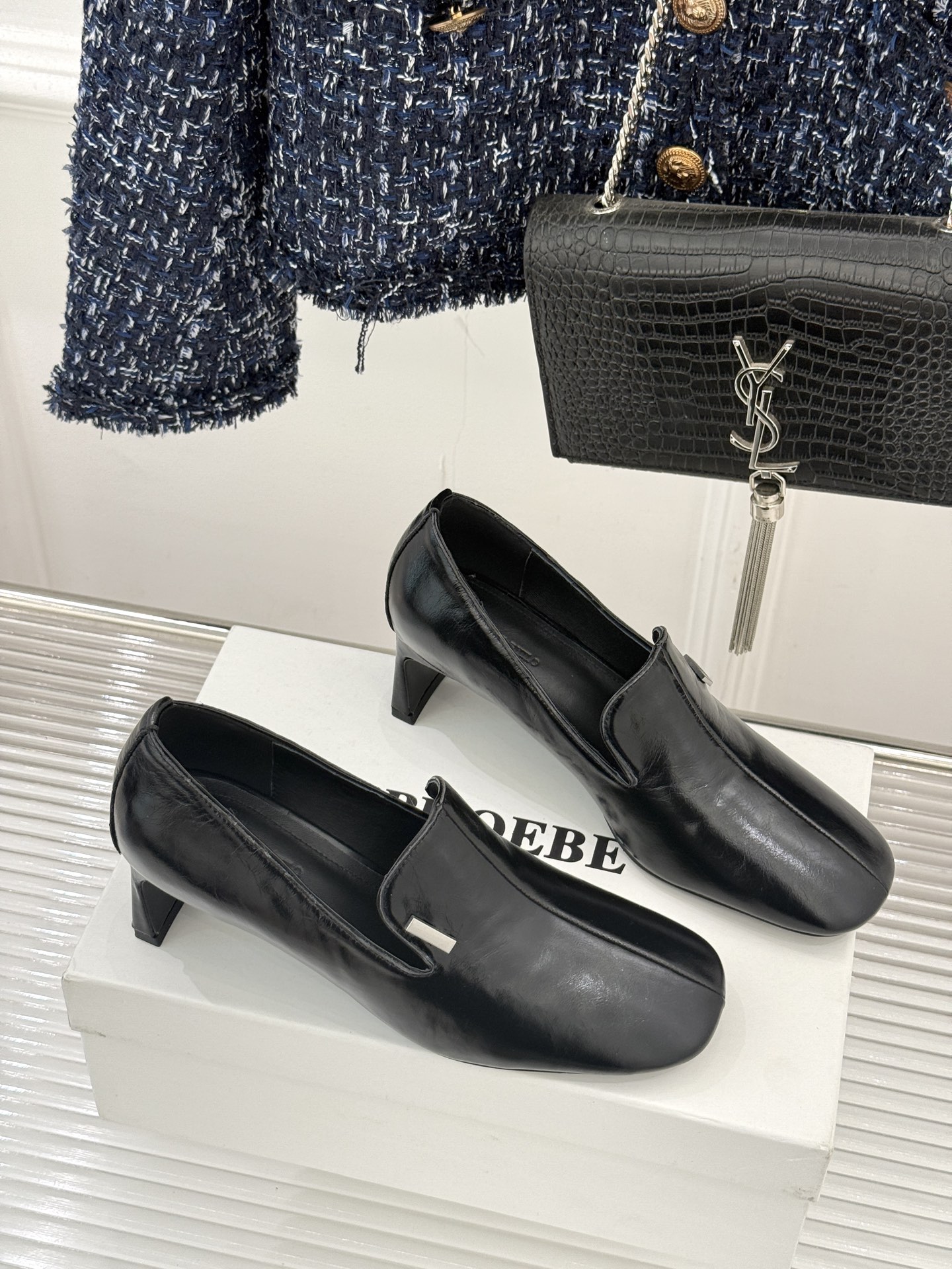 PHOEBE PHILO 25WF新品复古拼色高跟鞋乐福鞋以克制美学定义当代女性的利落风骨。把复古与极简