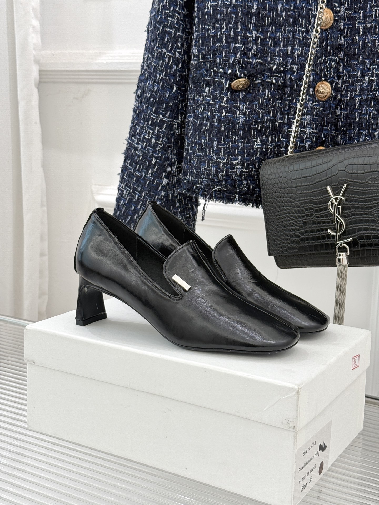 PHOEBE PHILO 25WF新品复古拼色高跟鞋乐福鞋以克制美学定义当代女性的利落风骨。把复古与极简