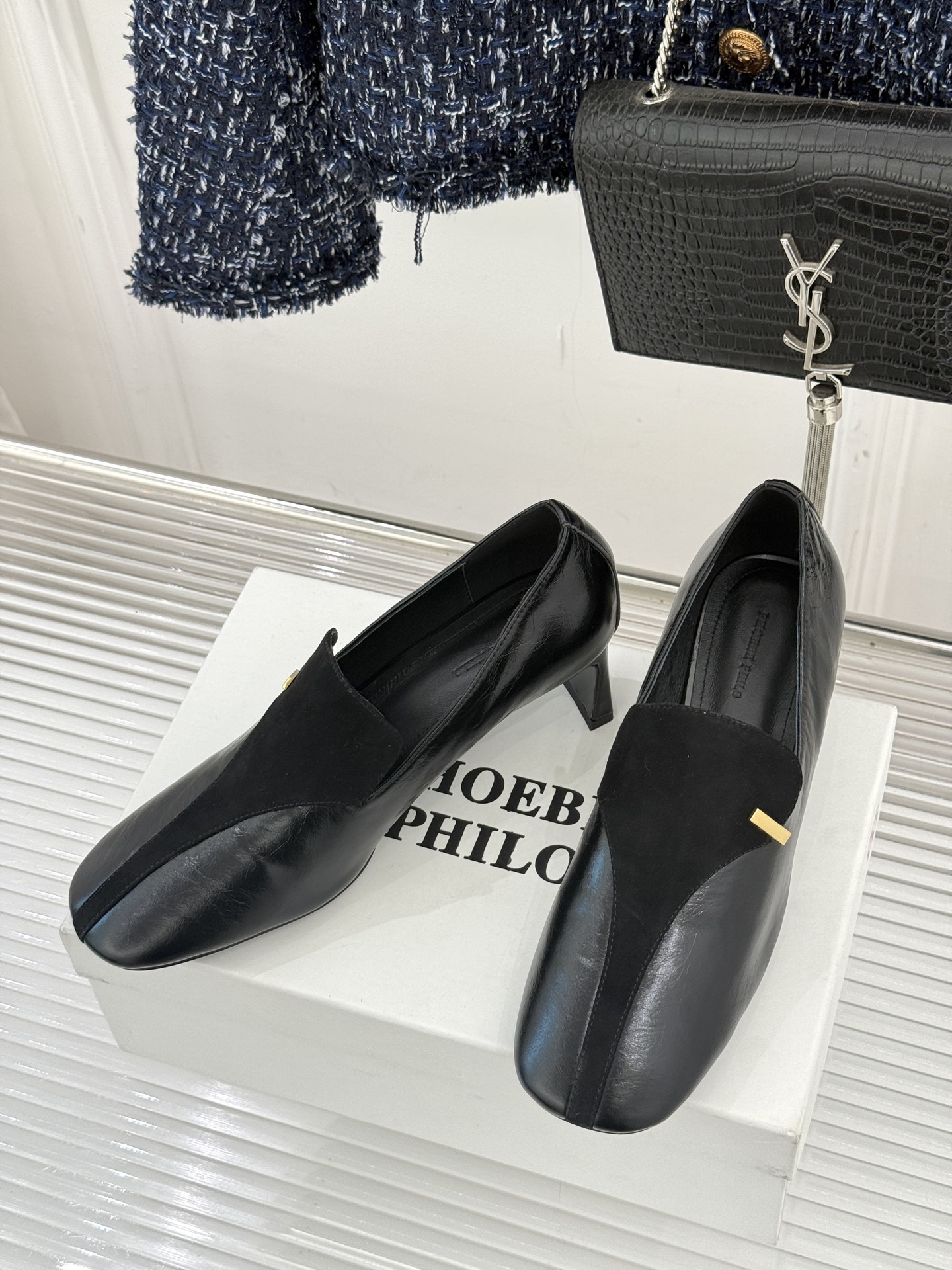 PHOEBE PHILO 25WF新品复古拼色高跟鞋乐福鞋以克制美学定义当代女性的利落风骨。把复古与极简