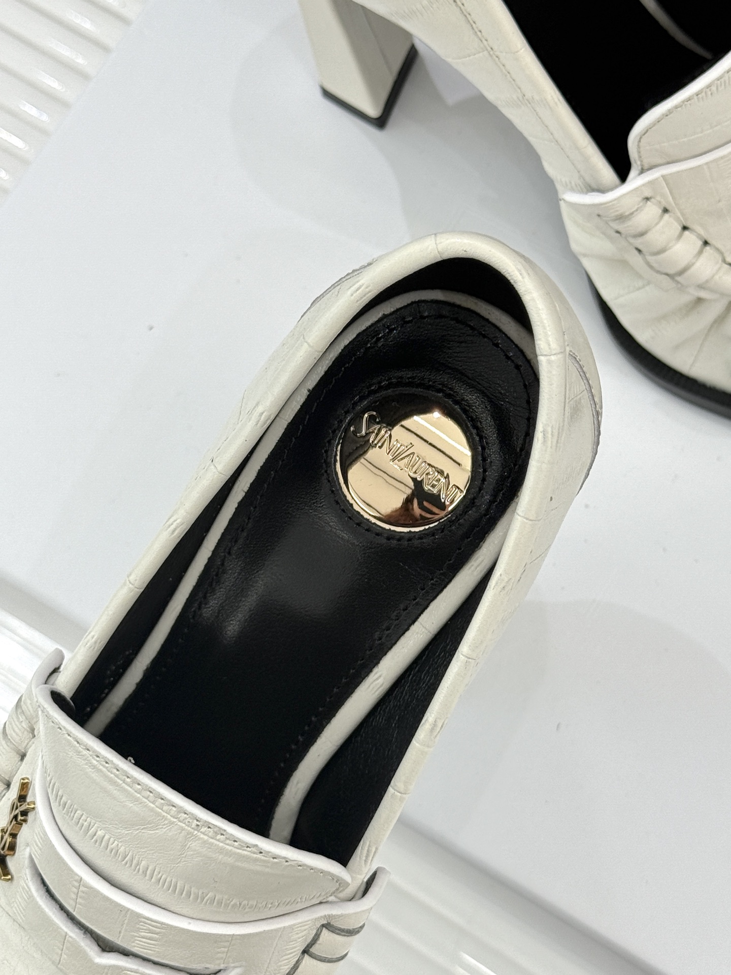 Saint Lauren*圣罗兰26WF新品YSL小logo高跟鞋乐福鞋标志性的小logo是这双鞋的灵魂