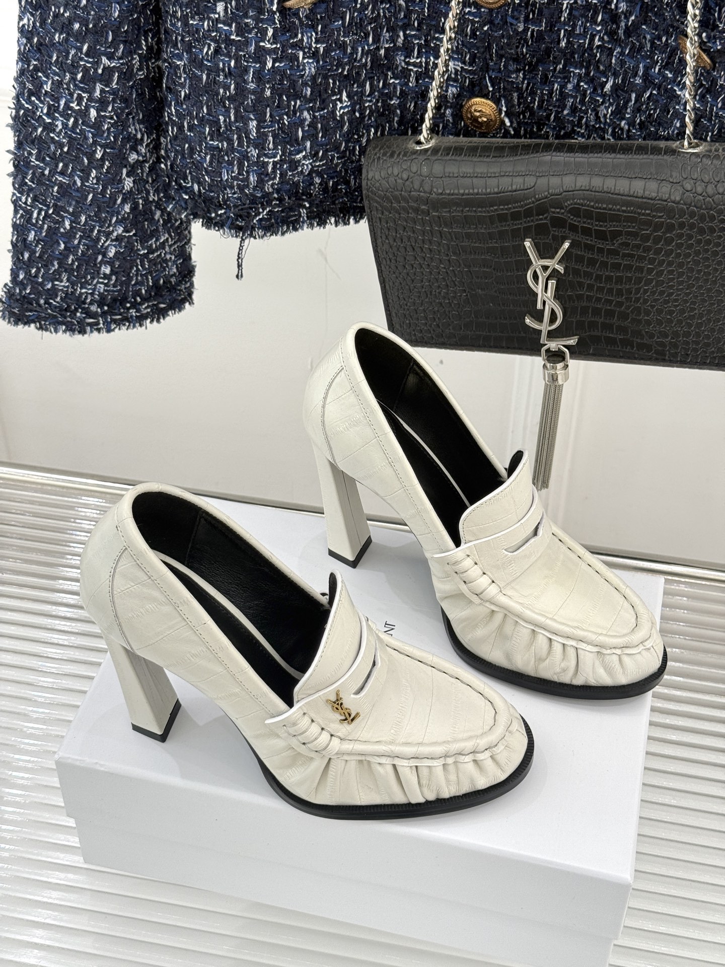 Saint Lauren*圣罗兰26WF新品YSL小logo高跟鞋乐福鞋标志性的小logo是这双鞋的灵魂