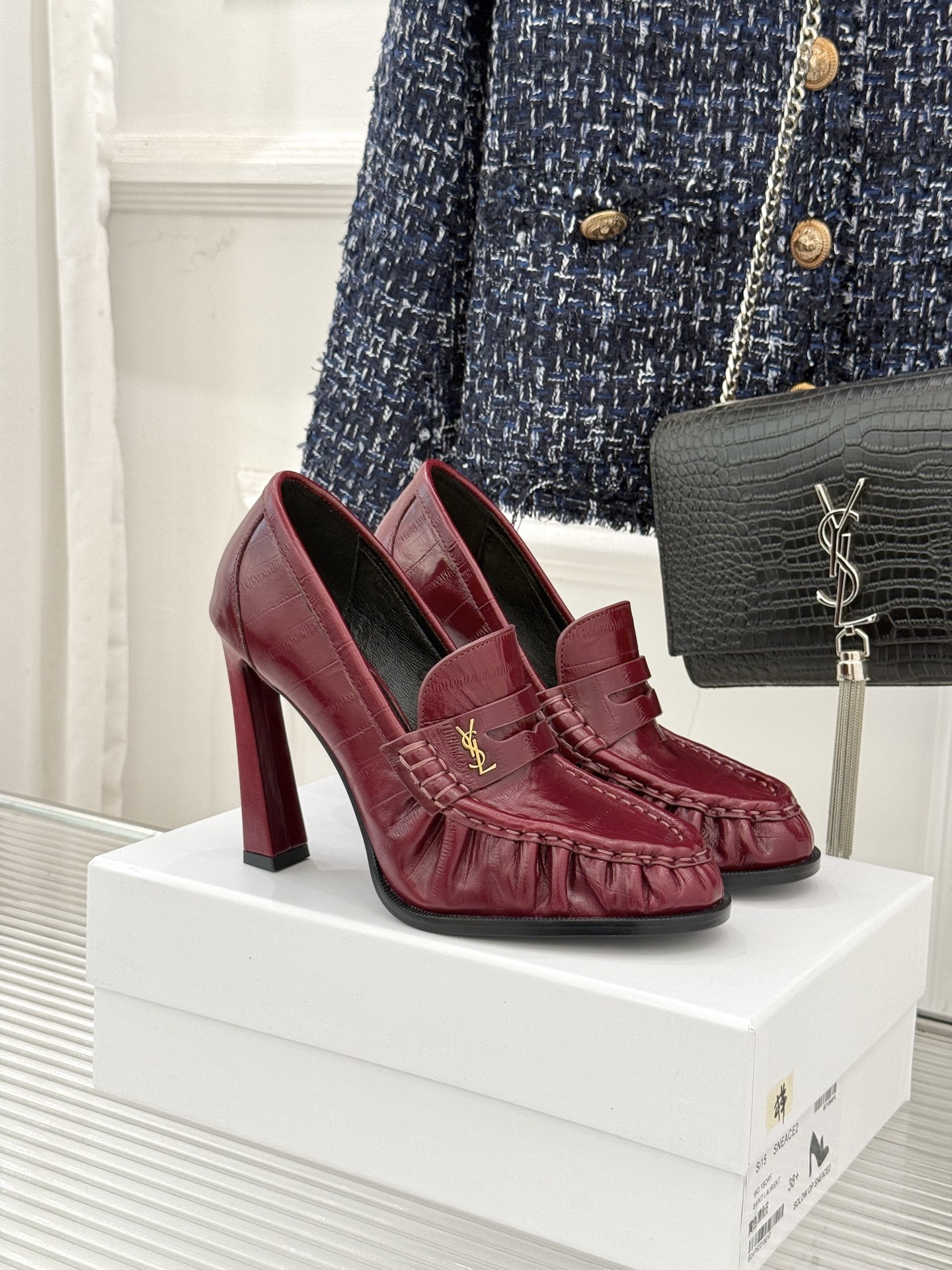 Saint Lauren*圣罗兰26WF新品YSL小logo高跟鞋乐福鞋标志性的小logo是这双鞋的灵魂