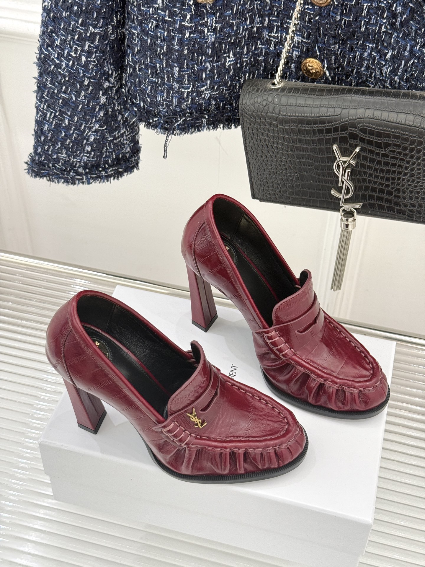 Saint Lauren*圣罗兰26WF新品YSL小logo高跟鞋乐福鞋标志性的小logo是这双鞋的灵魂