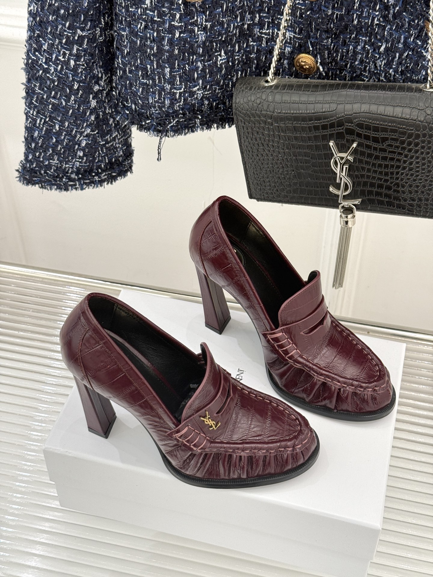 Saint Lauren*圣罗兰26WF新品YSL小logo高跟鞋乐福鞋标志性的小logo是这双鞋的灵魂