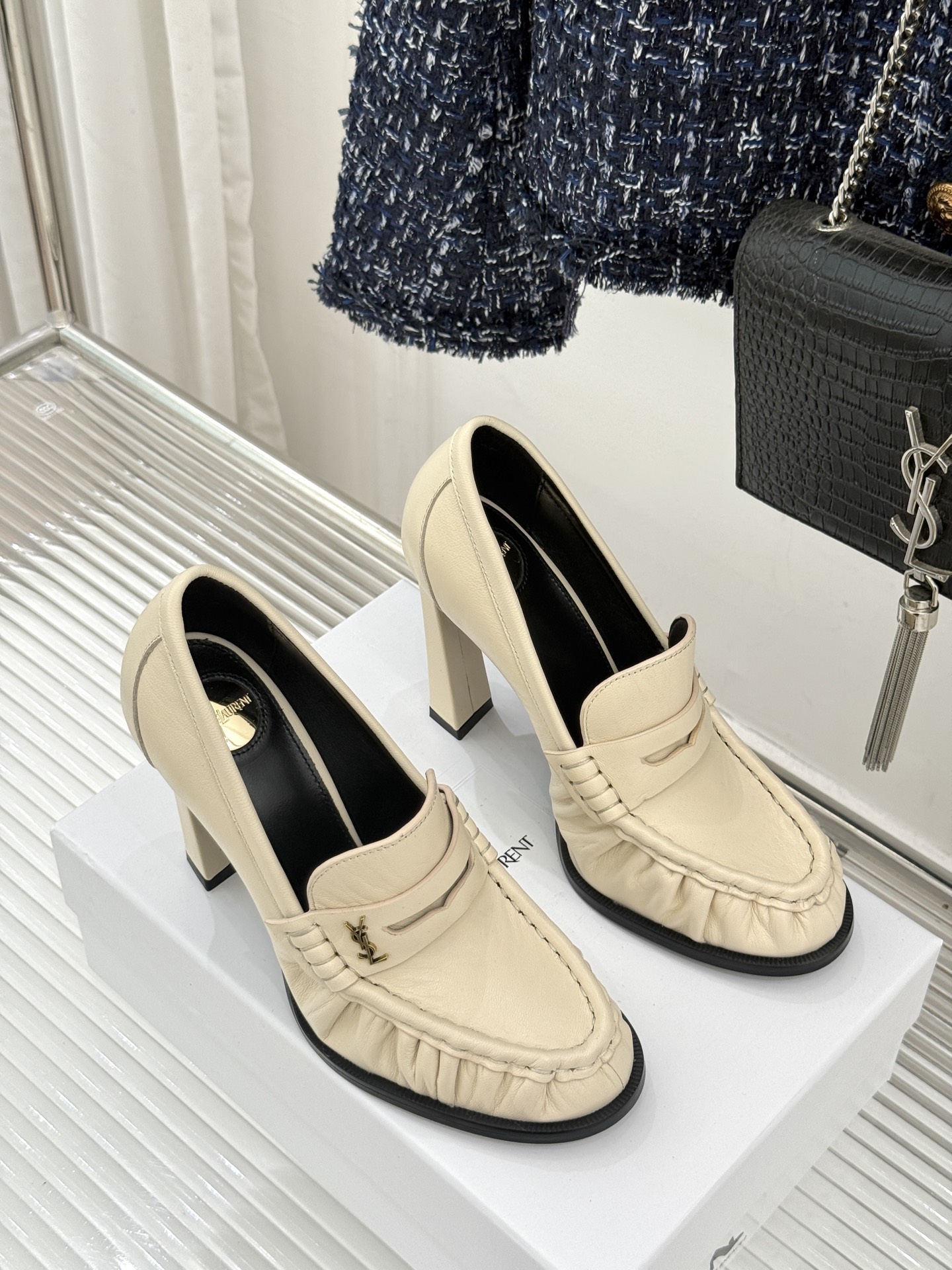 Saint Lauren*圣罗兰26WF新品YSL小logo高跟鞋乐福鞋标志性的小logo是这双鞋的灵魂