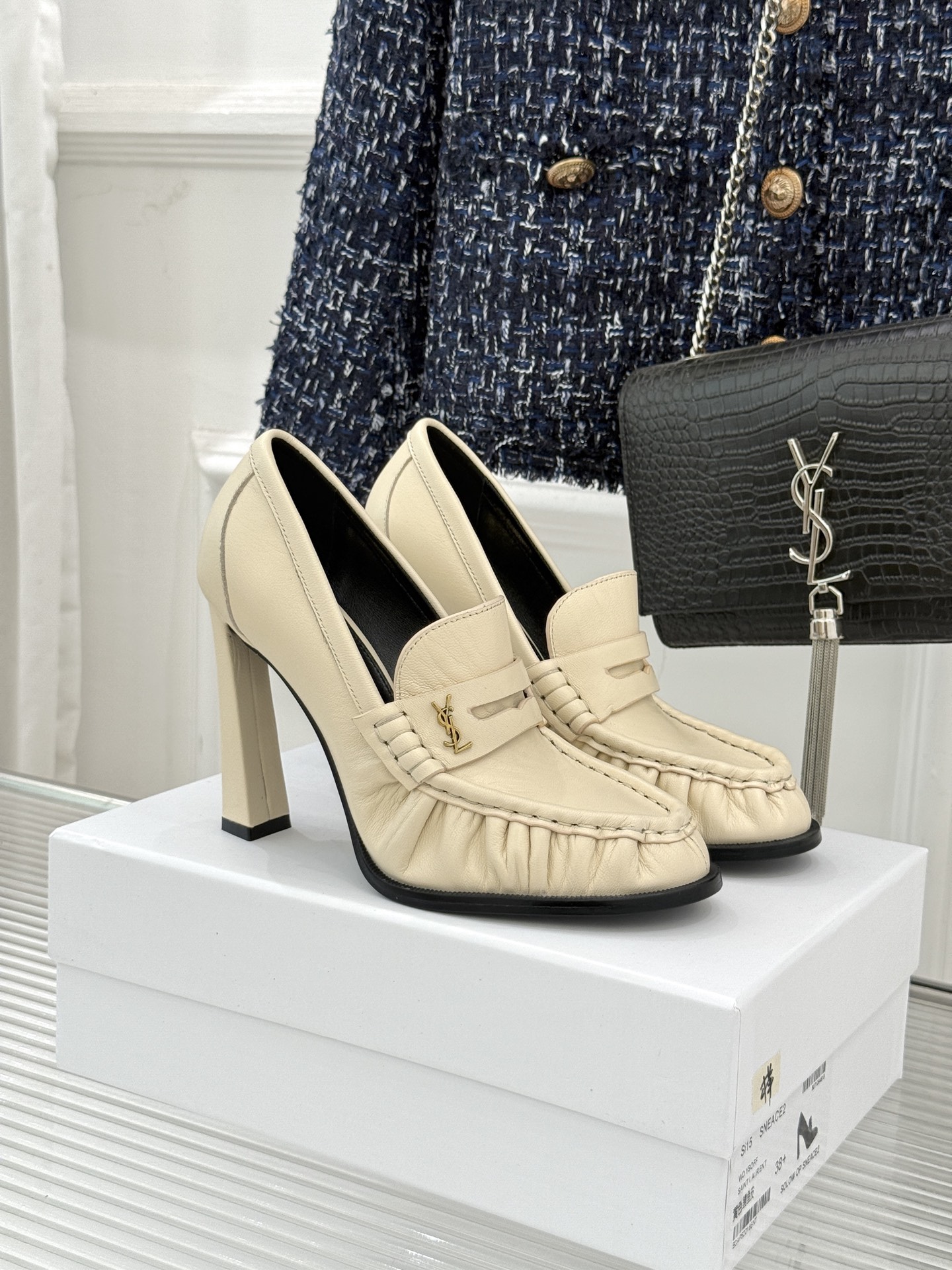 Saint Lauren*圣罗兰26WF新品YSL小logo高跟鞋乐福鞋标志性的小logo是这双鞋的灵魂