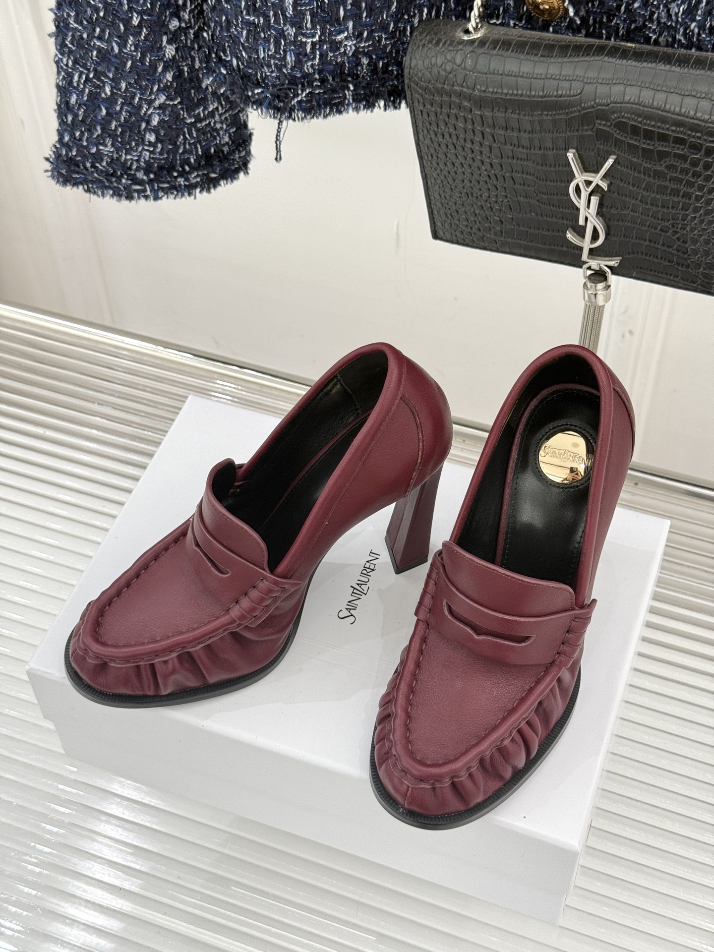 Saint Lauren*圣罗兰26WF新品YSL小logo高跟鞋乐福鞋标志性的小logo是这双鞋的灵魂