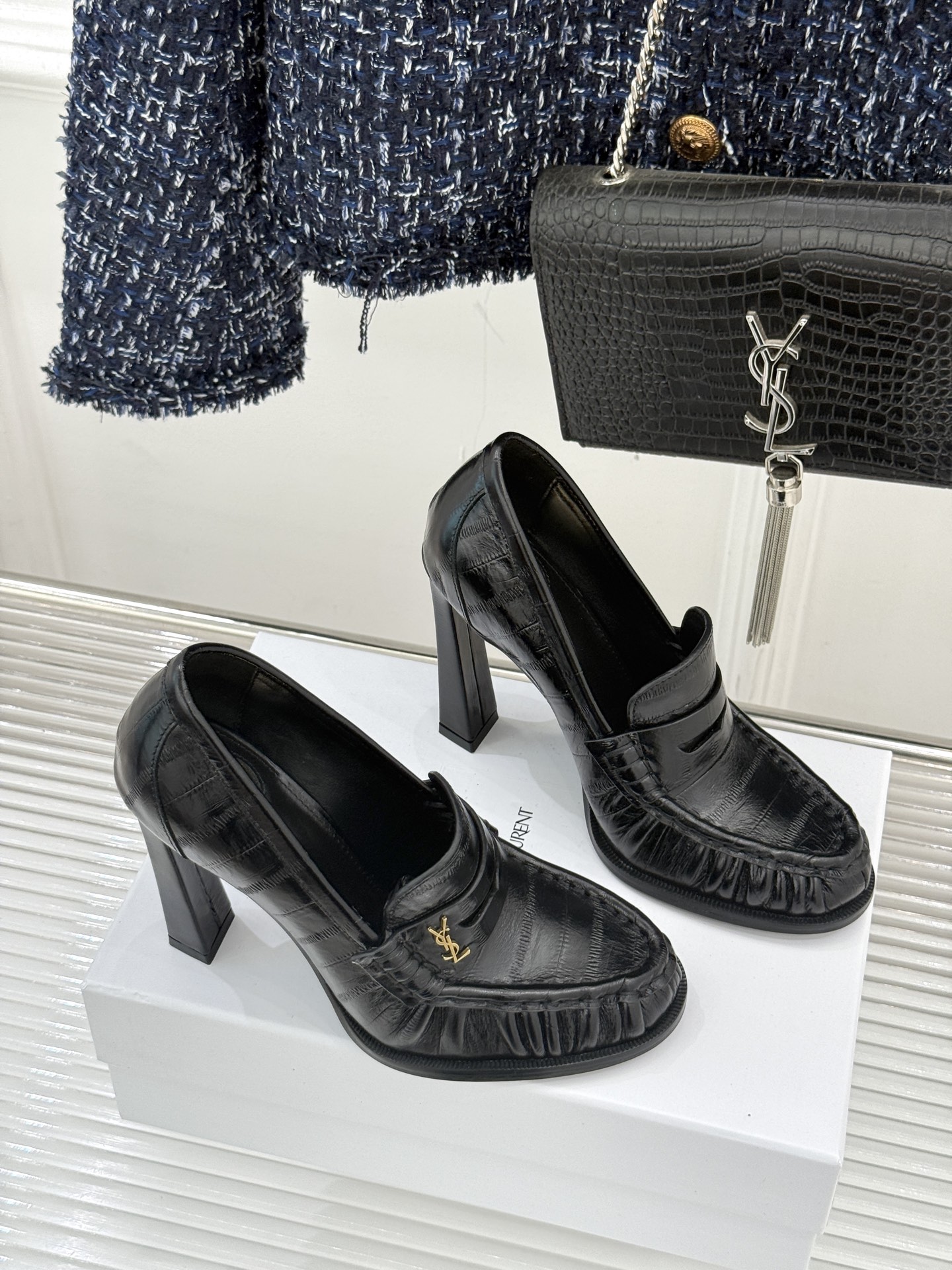 Saint Lauren*圣罗兰26WF新品YSL小logo高跟鞋乐福鞋标志性的小logo是这双鞋的灵魂