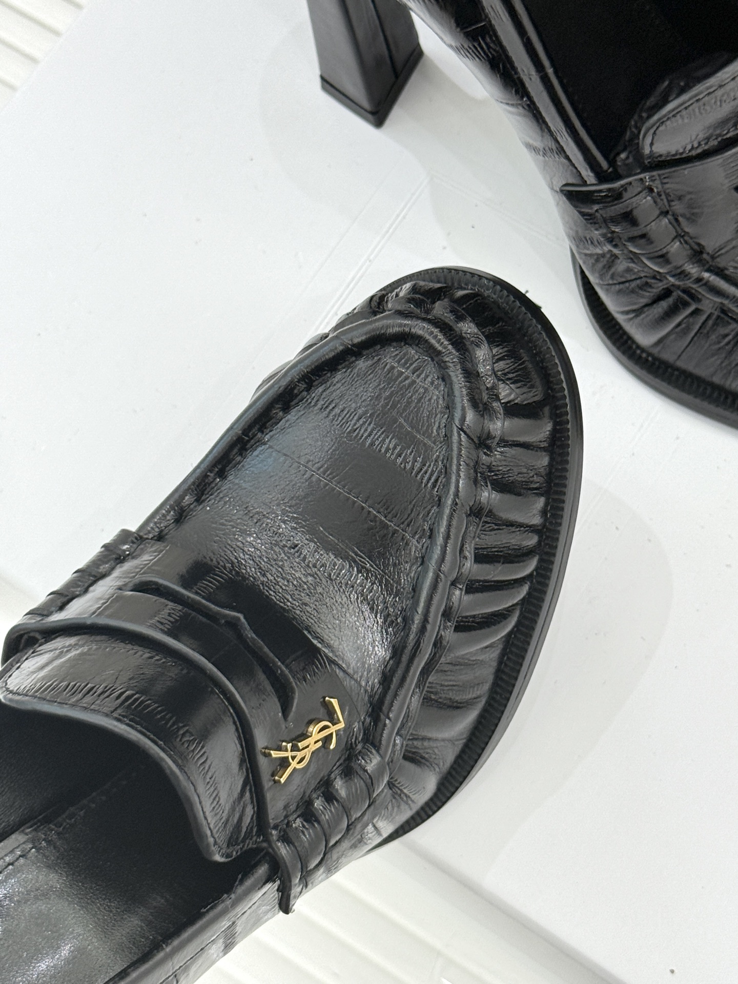 Saint Lauren*圣罗兰26WF新品YSL小logo高跟鞋乐福鞋标志性的小logo是这双鞋的灵魂