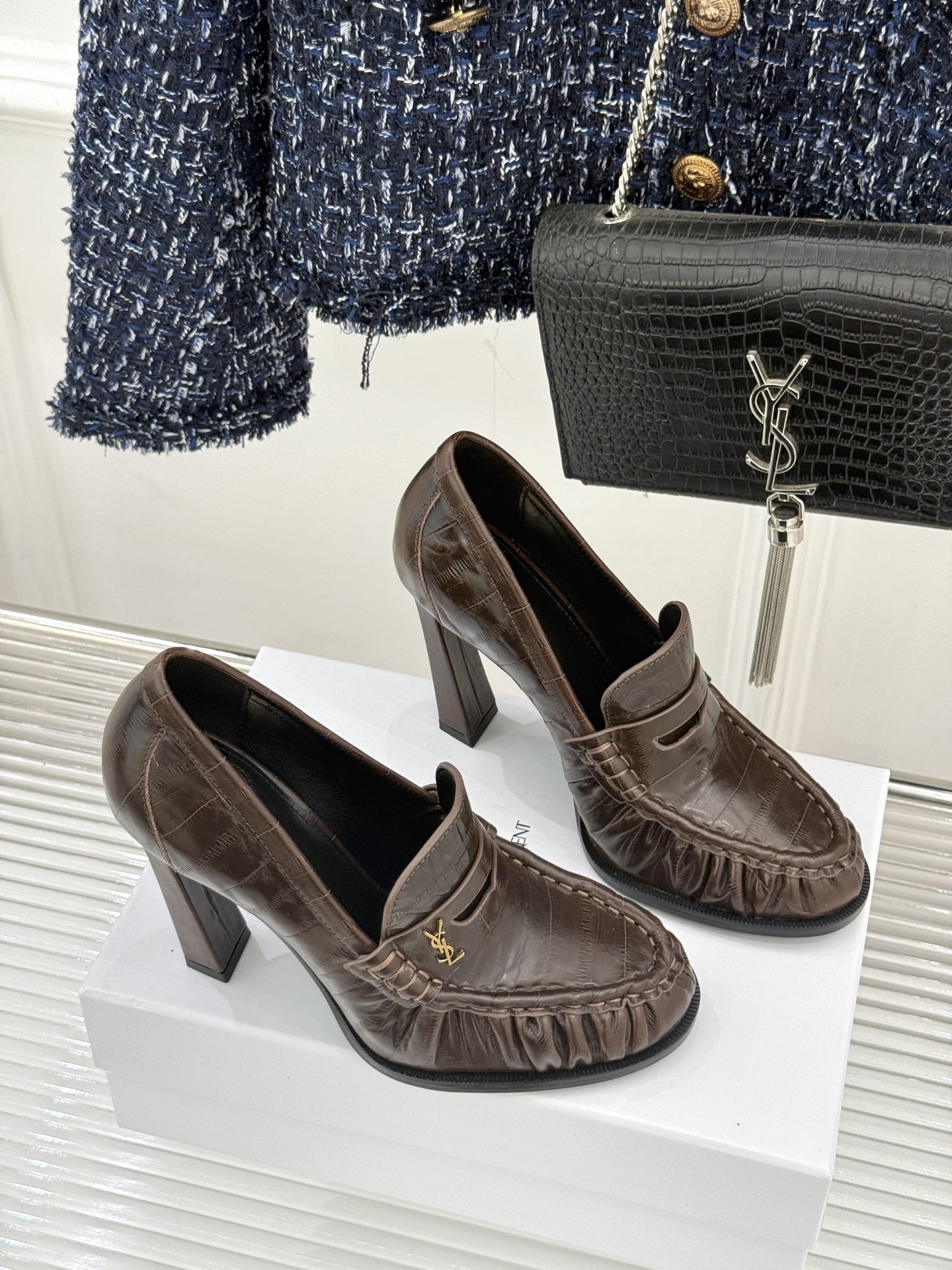 Saint Lauren*圣罗兰26WF新品YSL小logo高跟鞋乐福鞋标志性的小logo是这双鞋的灵魂