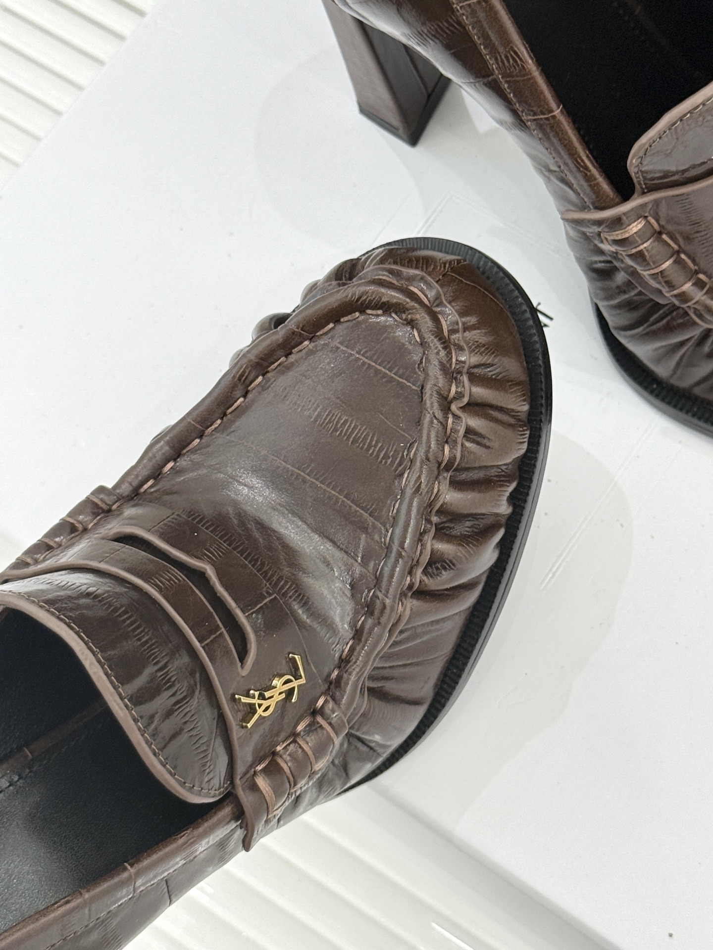 Saint Lauren*圣罗兰26WF新品YSL小logo高跟鞋乐福鞋标志性的小logo是这双鞋的灵魂