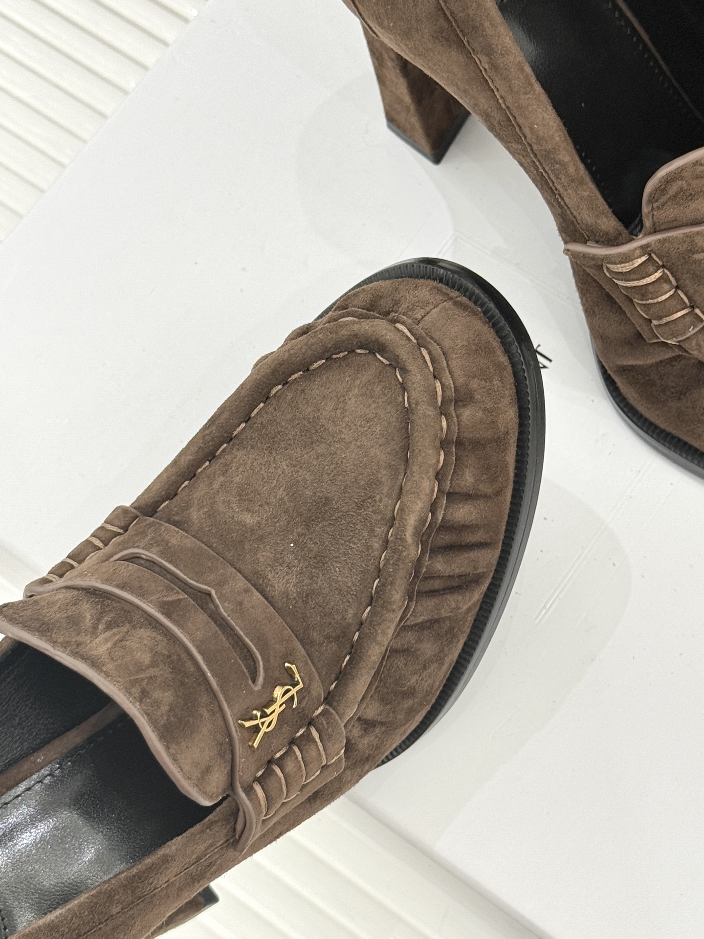 Saint Lauren*圣罗兰26WF新品YSL小logo高跟鞋乐福鞋标志性的小logo是这双鞋的灵魂