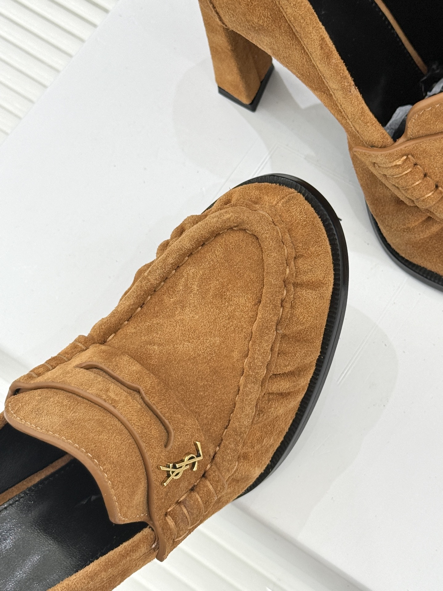 Saint Lauren*圣罗兰26WF新品YSL小logo高跟鞋乐福鞋标志性的小logo是这双鞋的灵魂